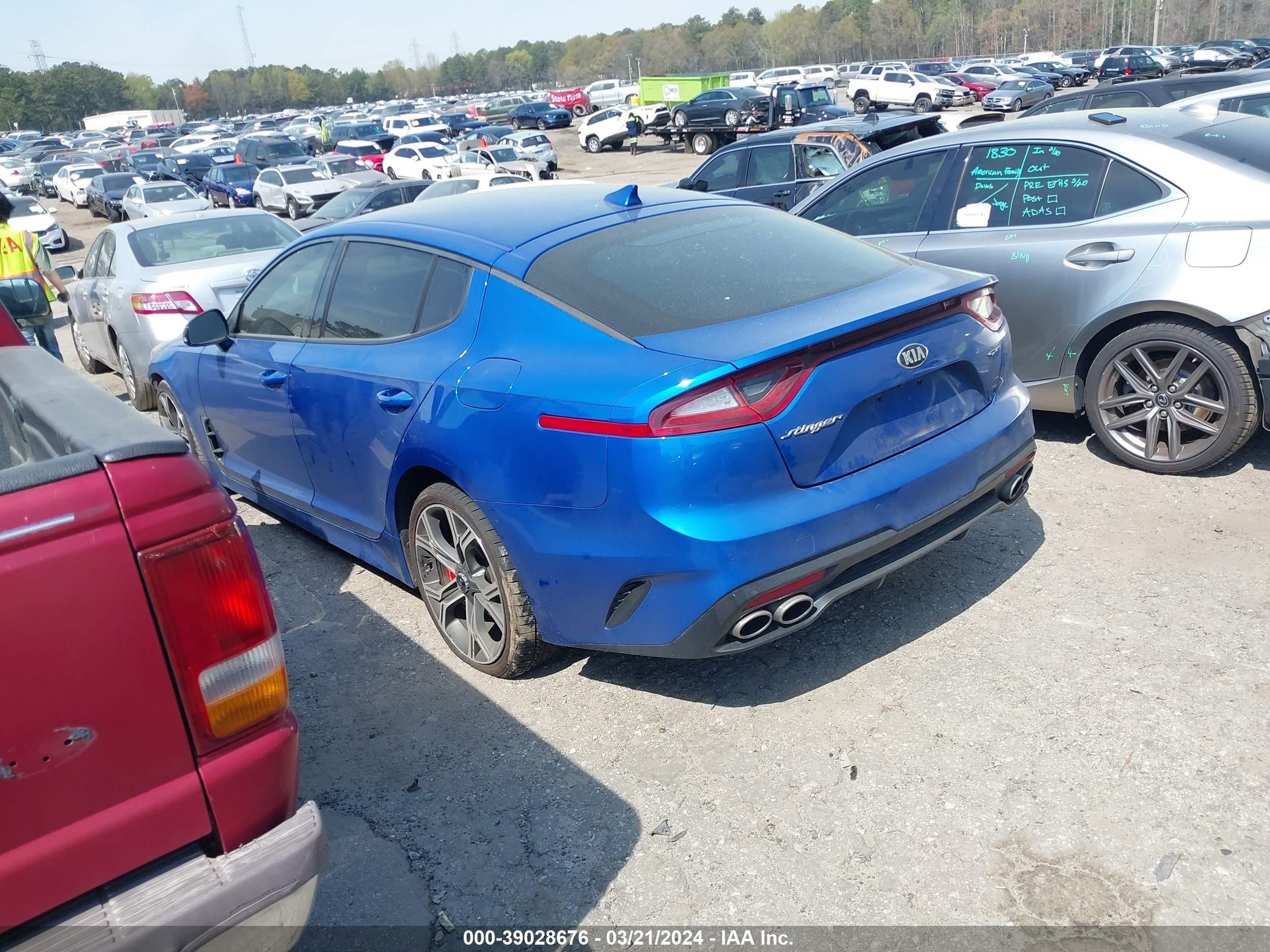 Photo 2 VIN: KNAE35LC3J6012512 - KIA STINGER 