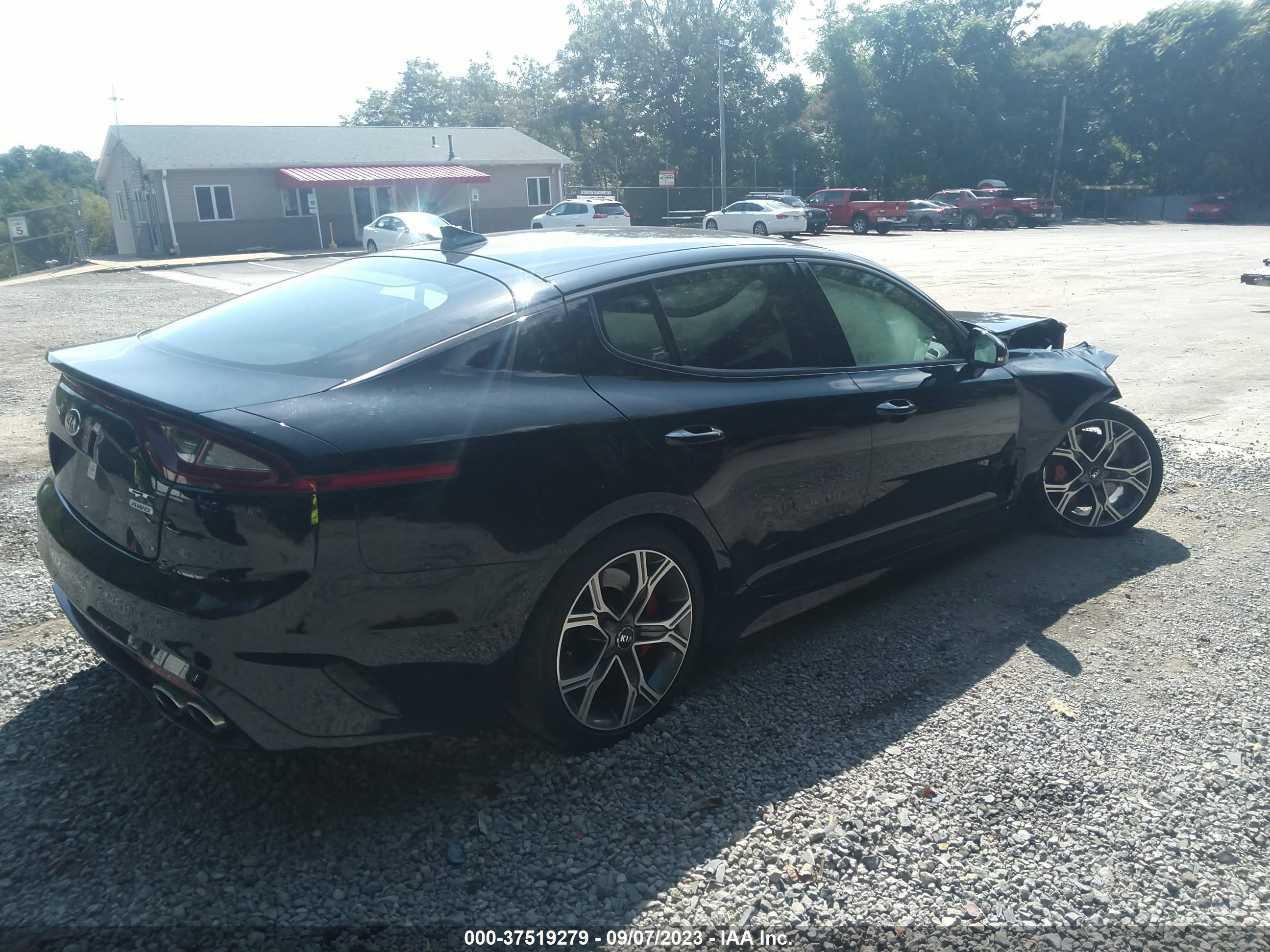 Photo 3 VIN: KNAE35LC3K6060058 - KIA STINGER 