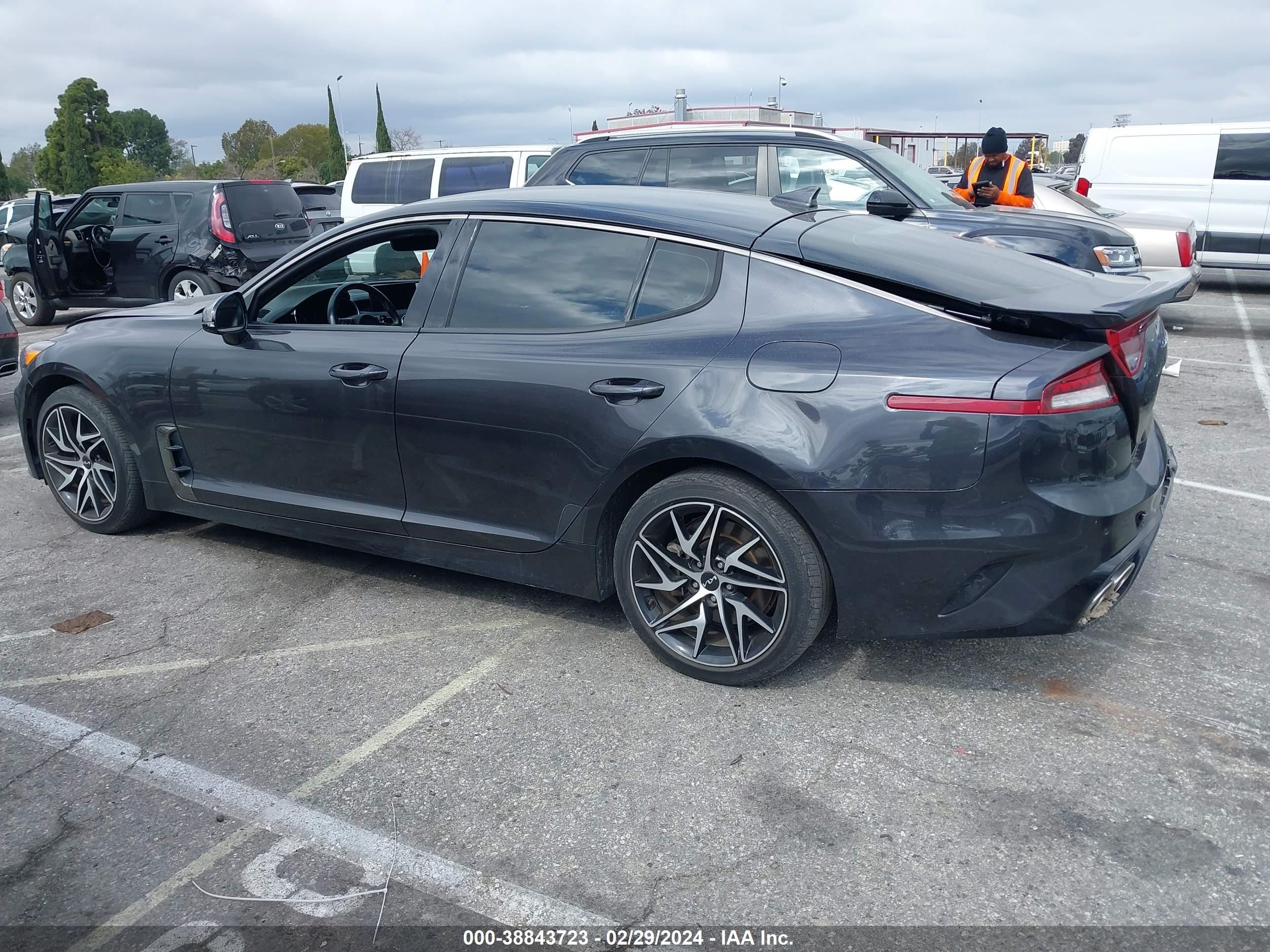 Photo 13 VIN: KNAE35LD4N6103383 - KIA STINGER 