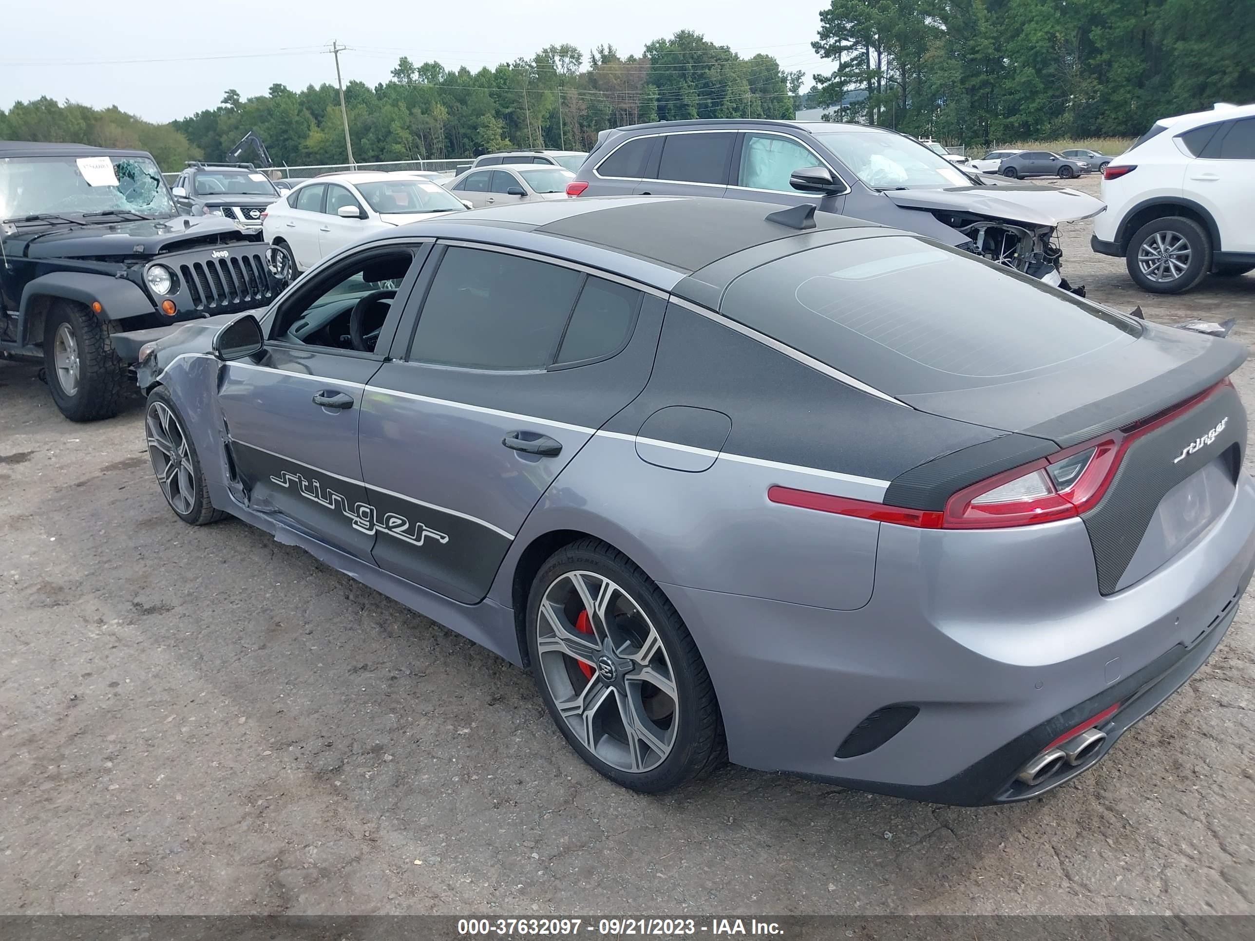 Photo 2 VIN: KNAE45LC2K6059786 - KIA STINGER 