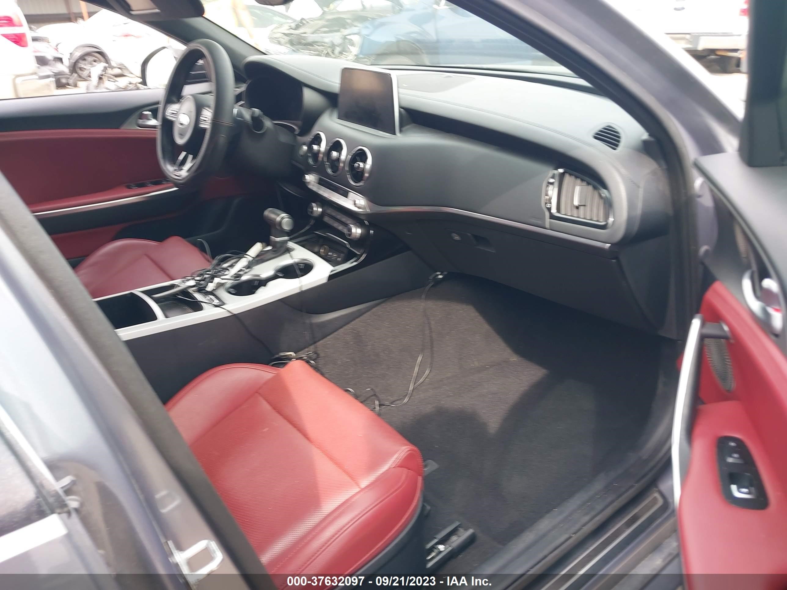 Photo 4 VIN: KNAE45LC2K6059786 - KIA STINGER 