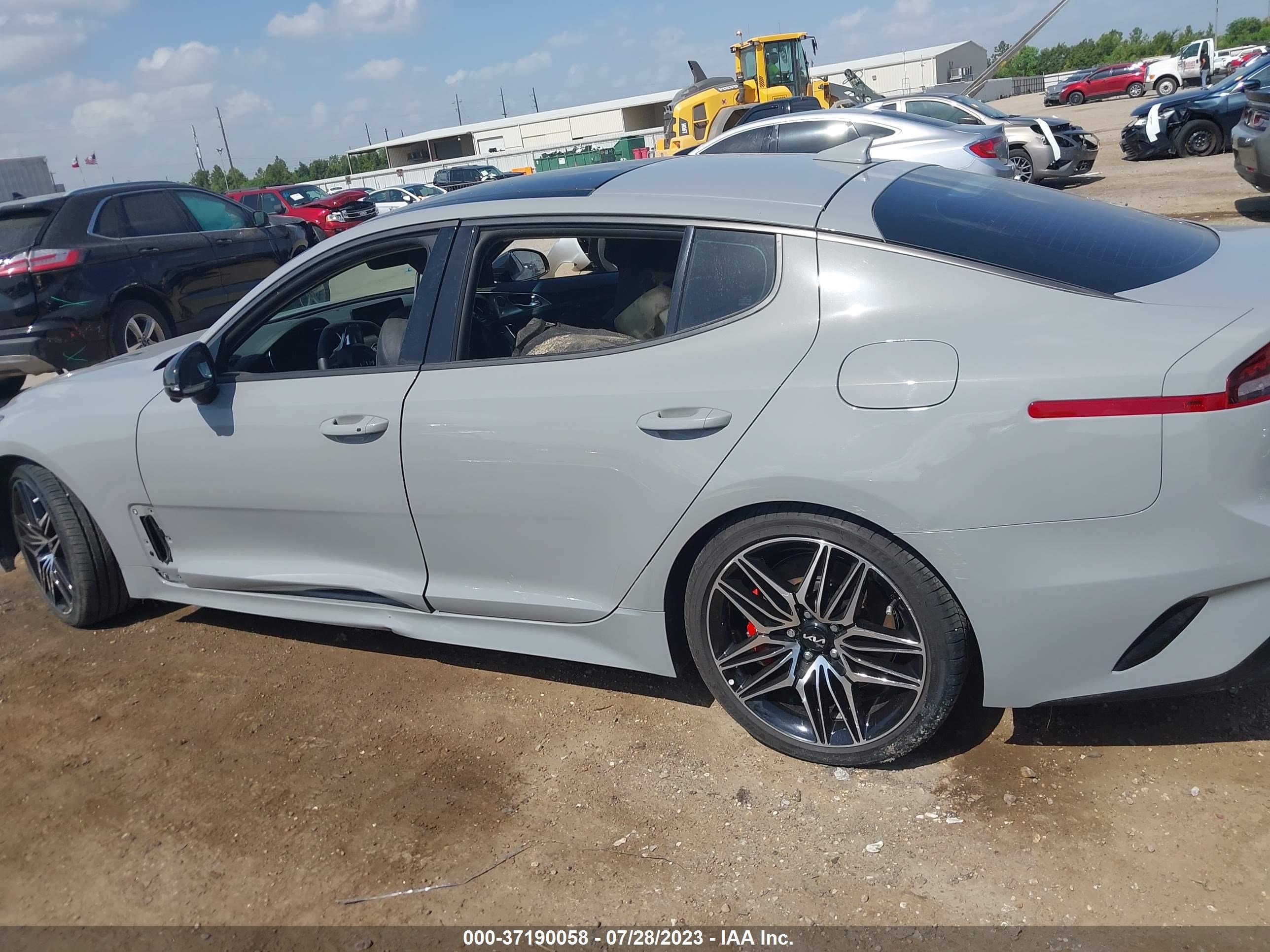 Photo 12 VIN: KNAE55LC8P6129943 - KIA STINGER 