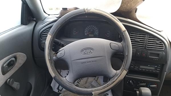 Photo 11 VIN: KNAFB121135300537 - KIA SPECTRA 