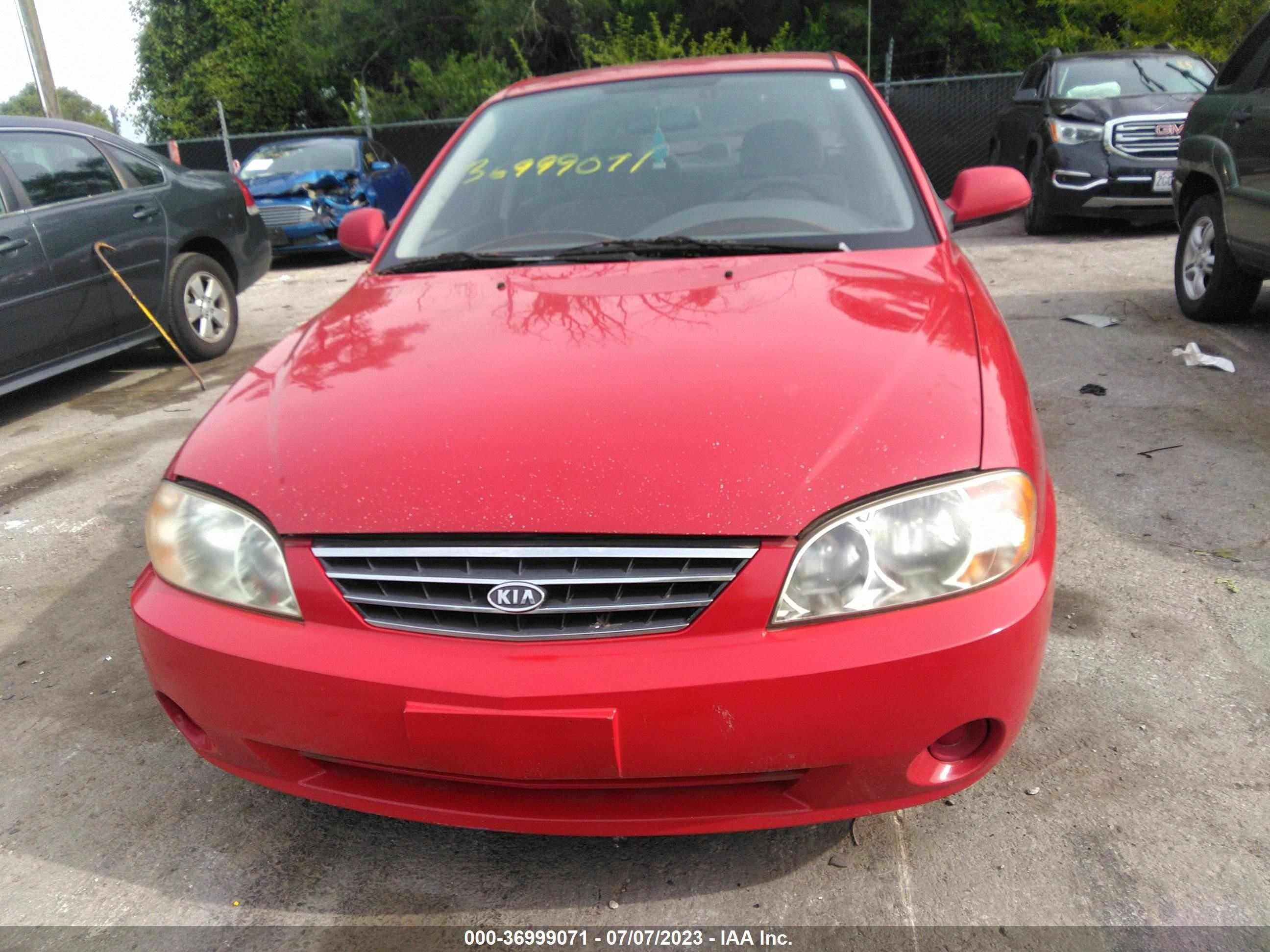 Photo 5 VIN: KNAFB121835234343 - KIA SPECTRA 