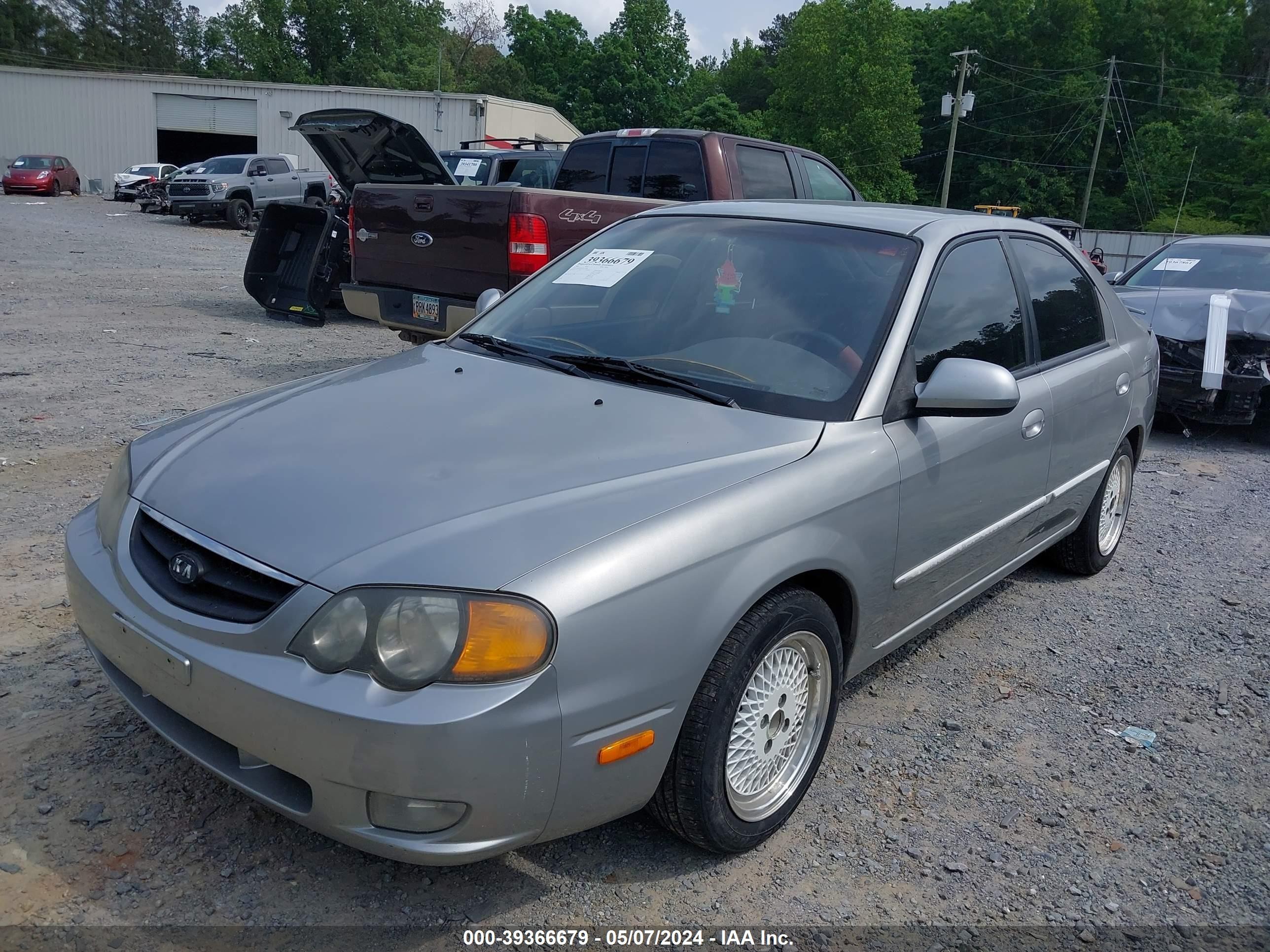 Photo 1 VIN: KNAFB161035116281 - KIA SPECTRA 