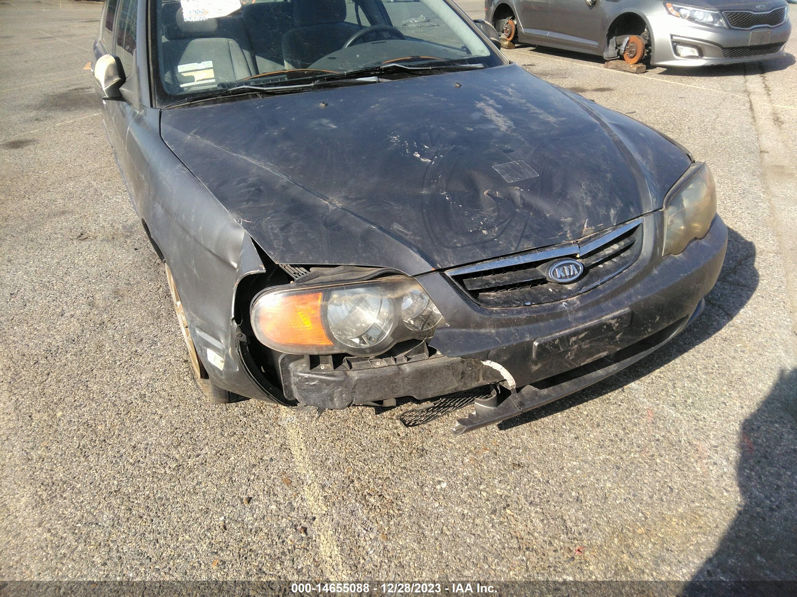 Photo 5 VIN: KNAFB161435119314 - KIA SPECTRA 