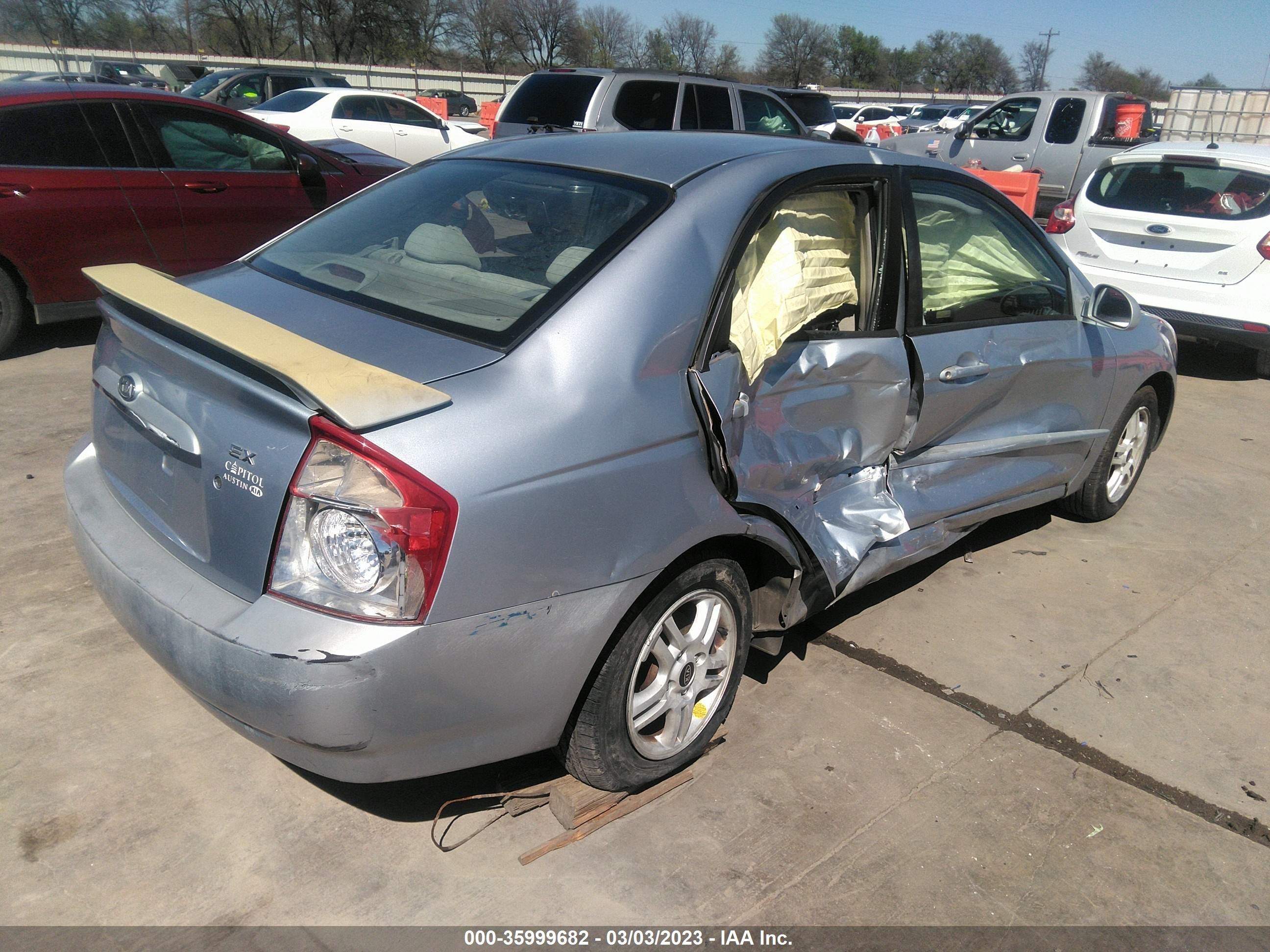 Photo 3 VIN: KNAFE121055121500 - KIA SPECTRA 