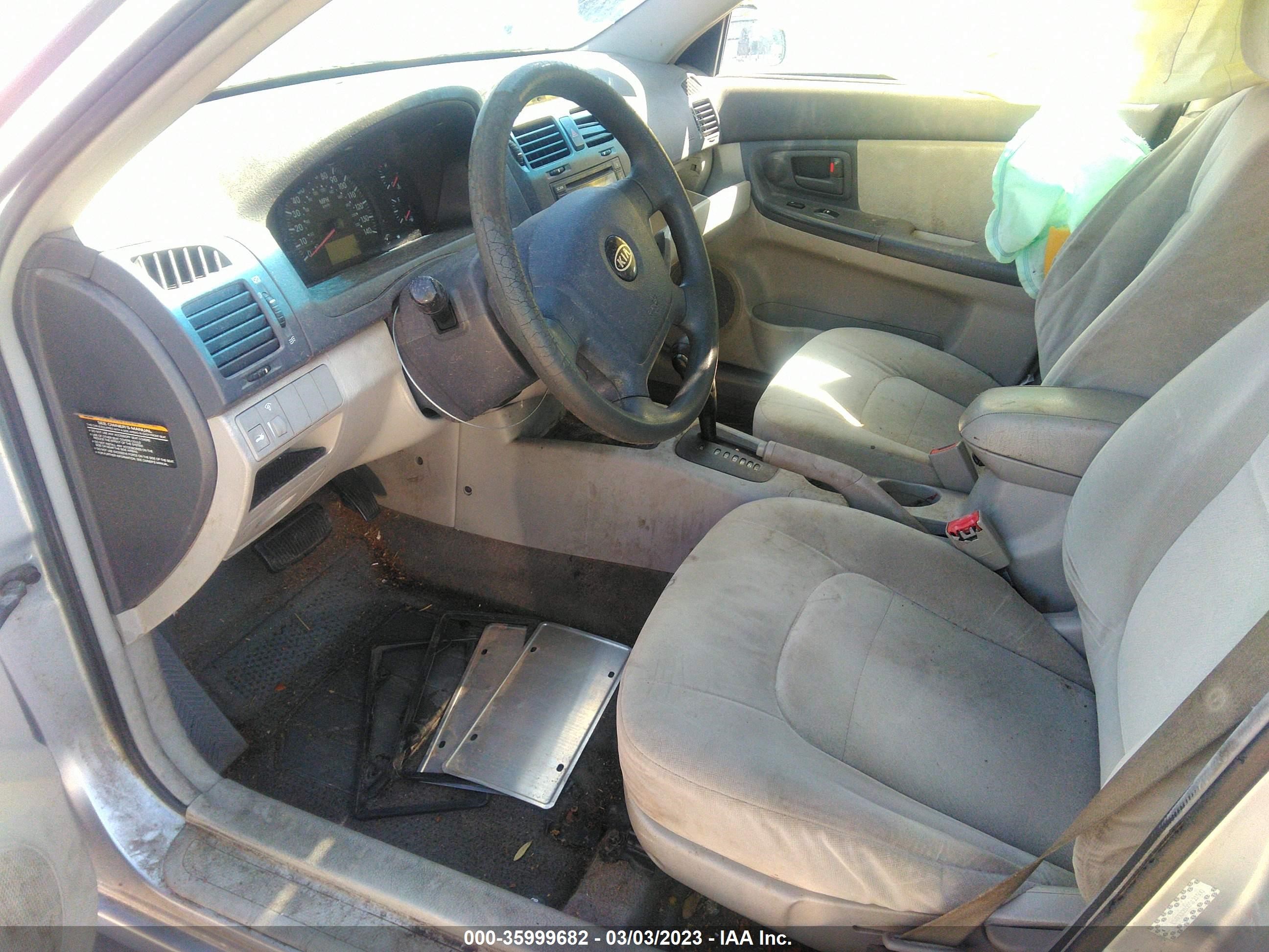 Photo 4 VIN: KNAFE121055121500 - KIA SPECTRA 