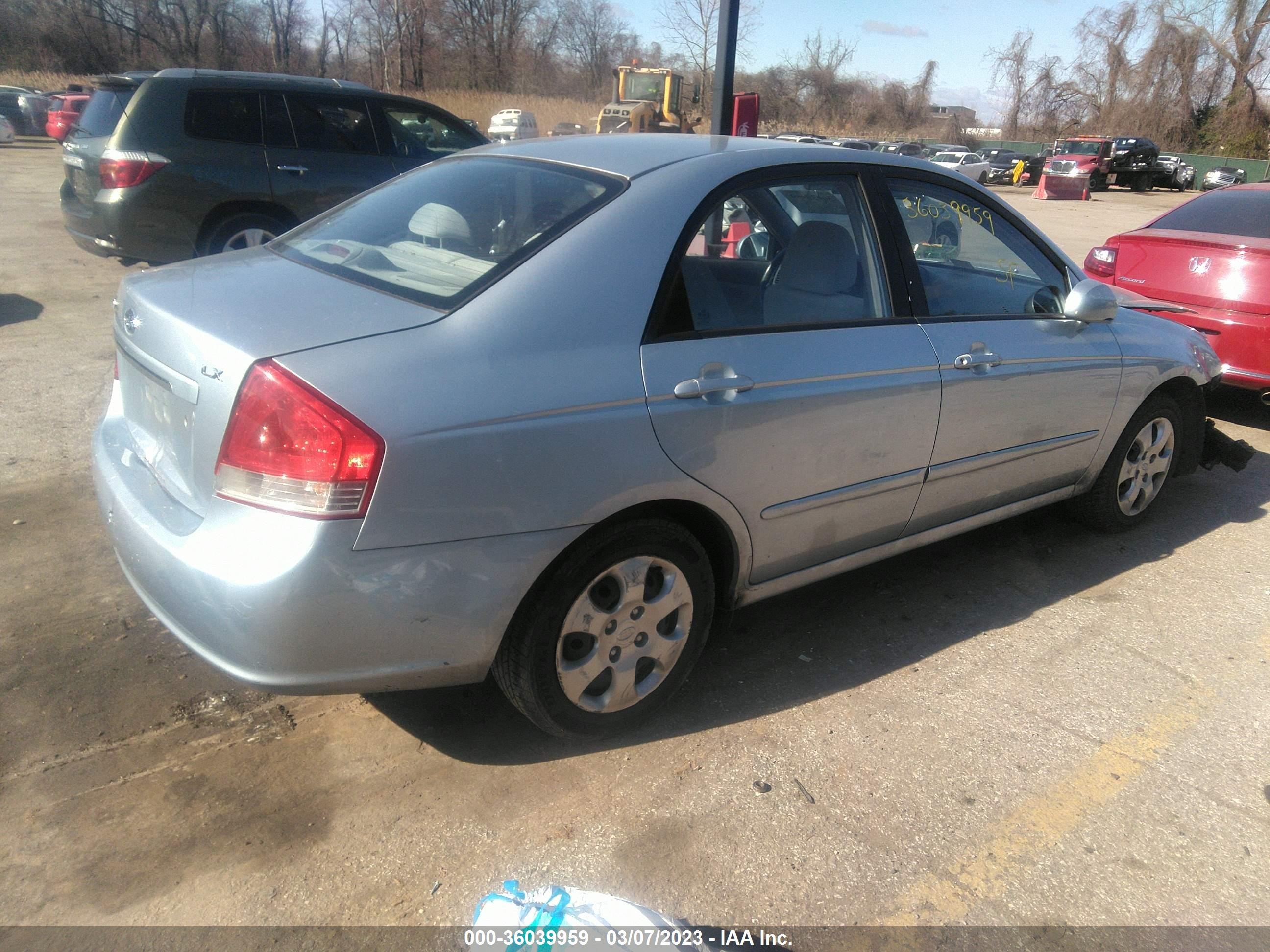 Photo 3 VIN: KNAFE121075390096 - KIA SPECTRA 