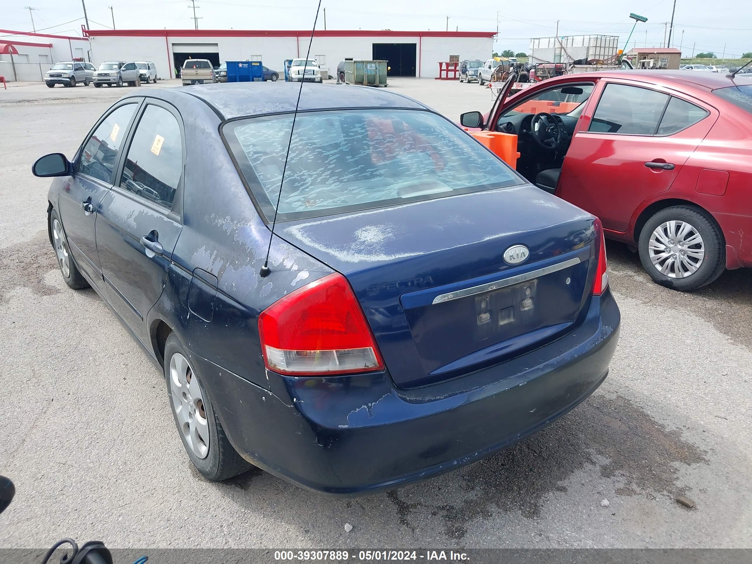 Photo 2 VIN: KNAFE121075419368 - KIA SPECTRA 