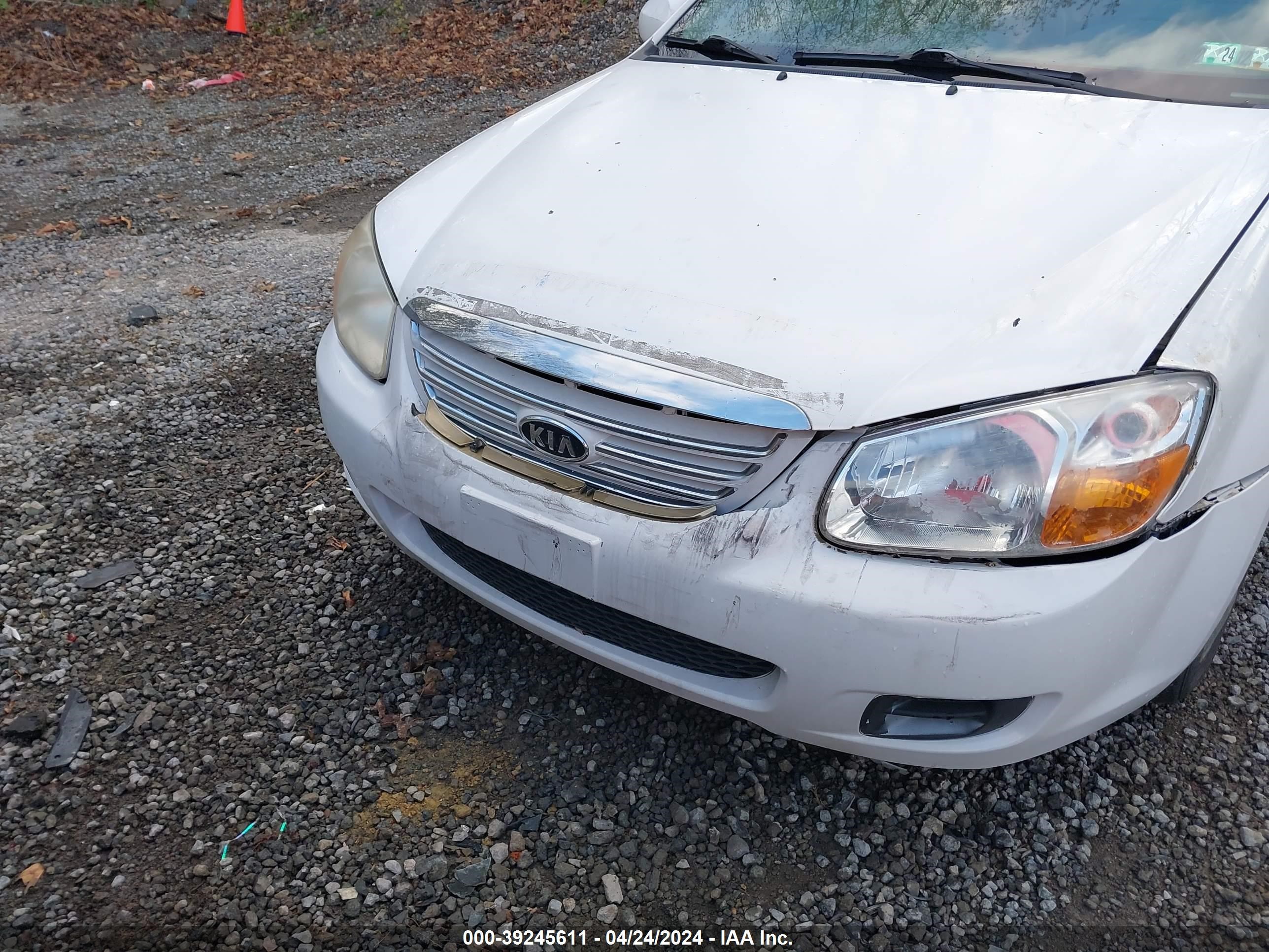 Photo 5 VIN: KNAFE121075436106 - KIA SPECTRA 