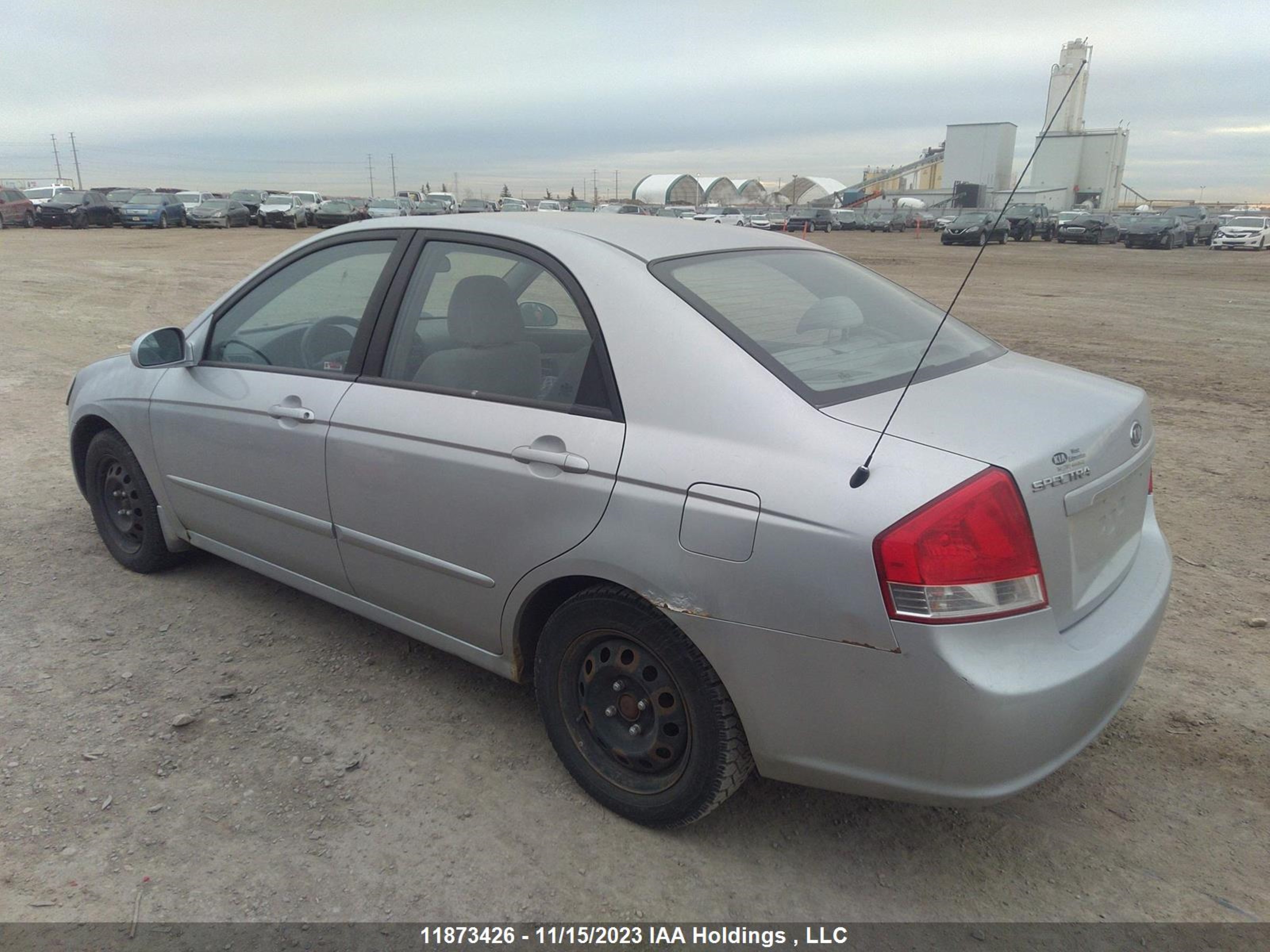 Photo 2 VIN: KNAFE121175375929 - KIA SPECTRA 