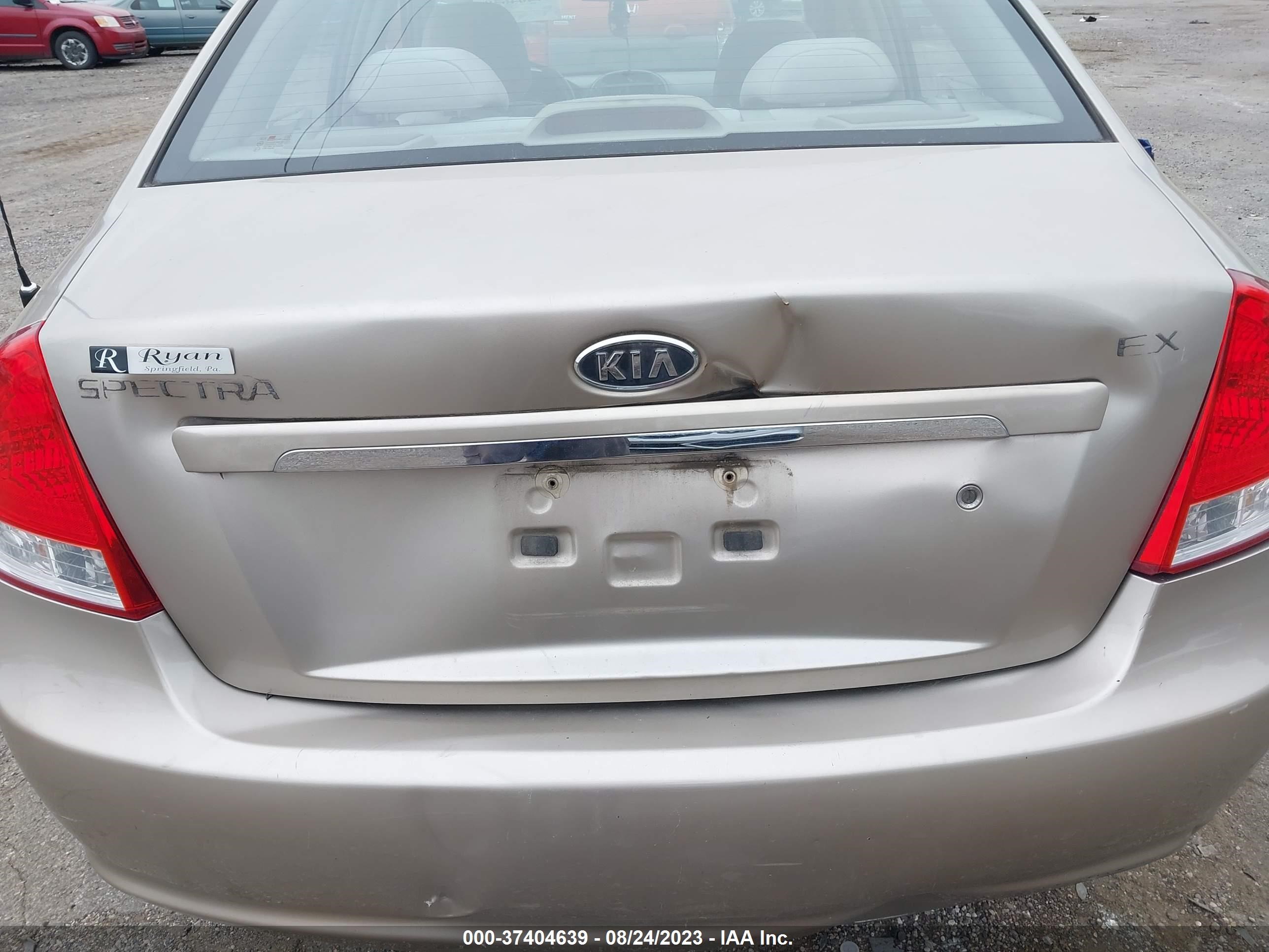 Photo 5 VIN: KNAFE121275409523 - KIA SPECTRA 