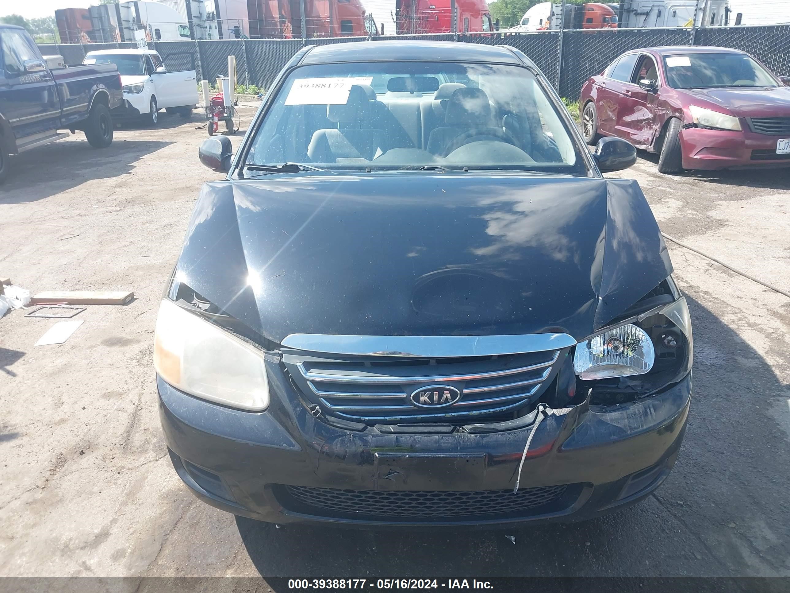 Photo 11 VIN: KNAFE121285497331 - KIA SPECTRA 