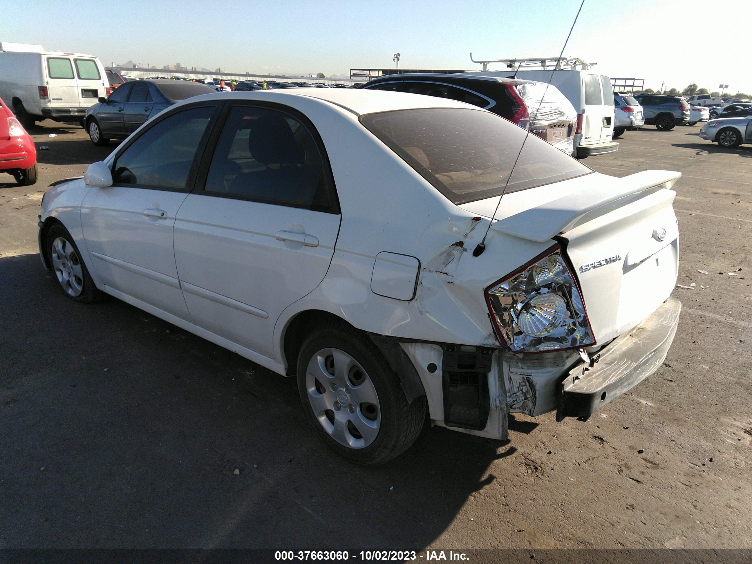 Photo 2 VIN: KNAFE121365312510 - KIA SPECTRA 