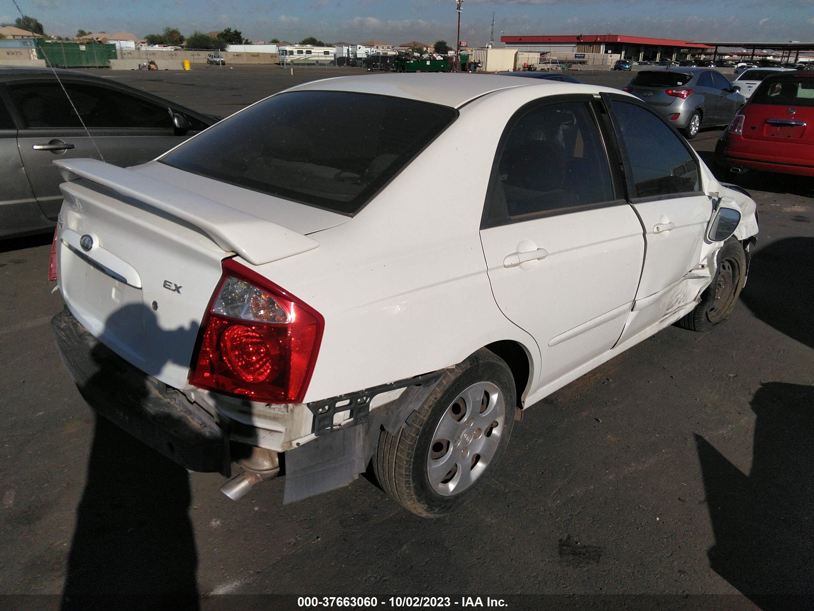 Photo 3 VIN: KNAFE121365312510 - KIA SPECTRA 