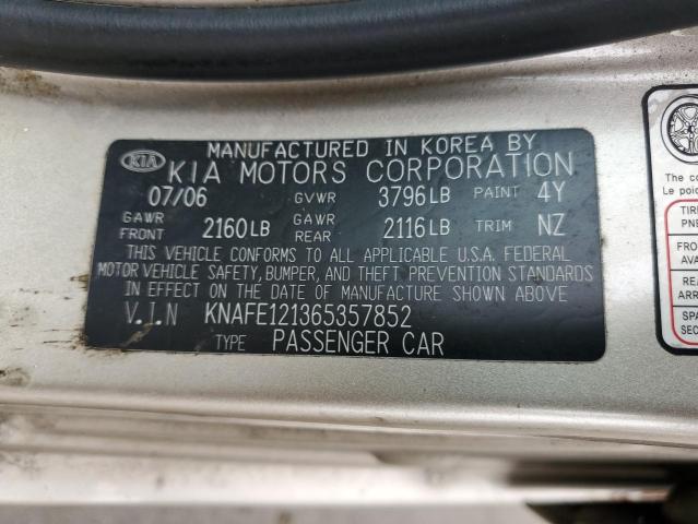 Photo 11 VIN: KNAFE121365357852 - KIA SPECTRA LX 