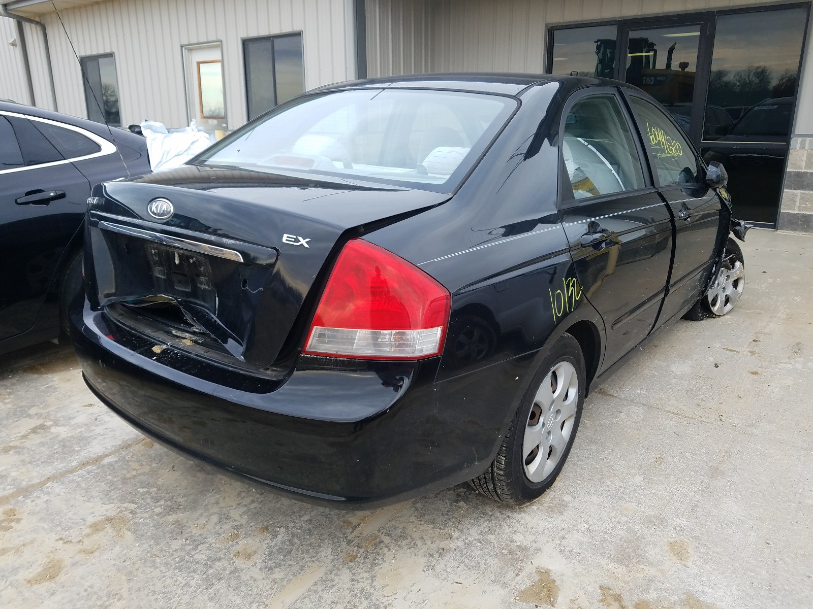 Photo 3 VIN: KNAFE121575467397 - KIA SPECTRA EX 