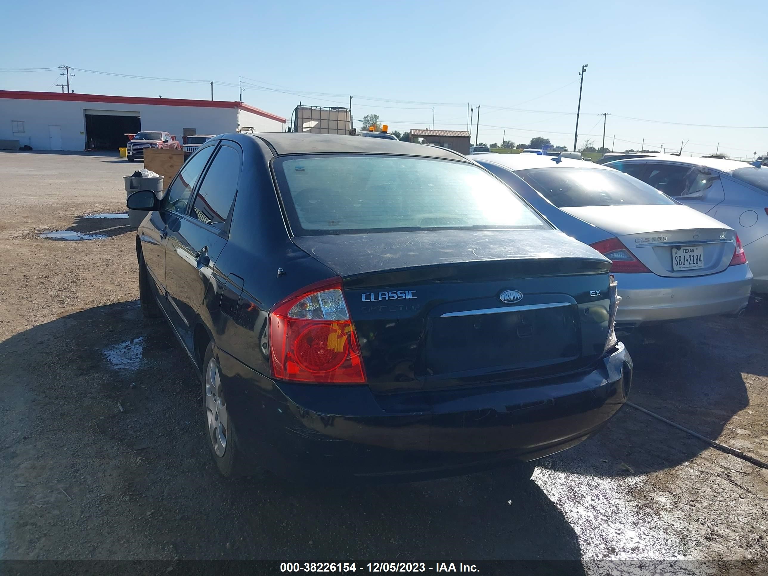 Photo 2 VIN: KNAFE121655162505 - KIA SPECTRA 