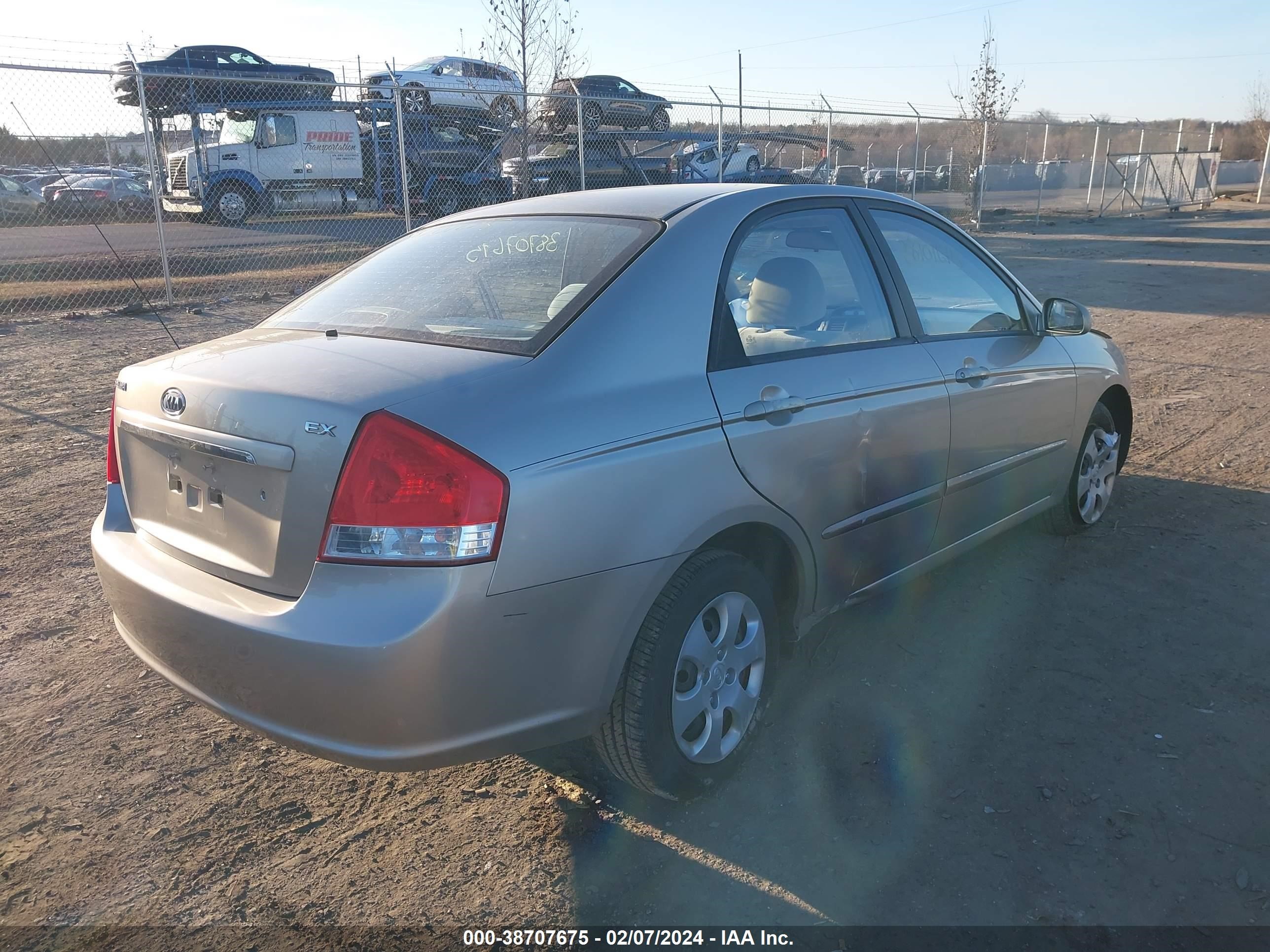 Photo 3 VIN: KNAFE121675475329 - KIA SPECTRA 