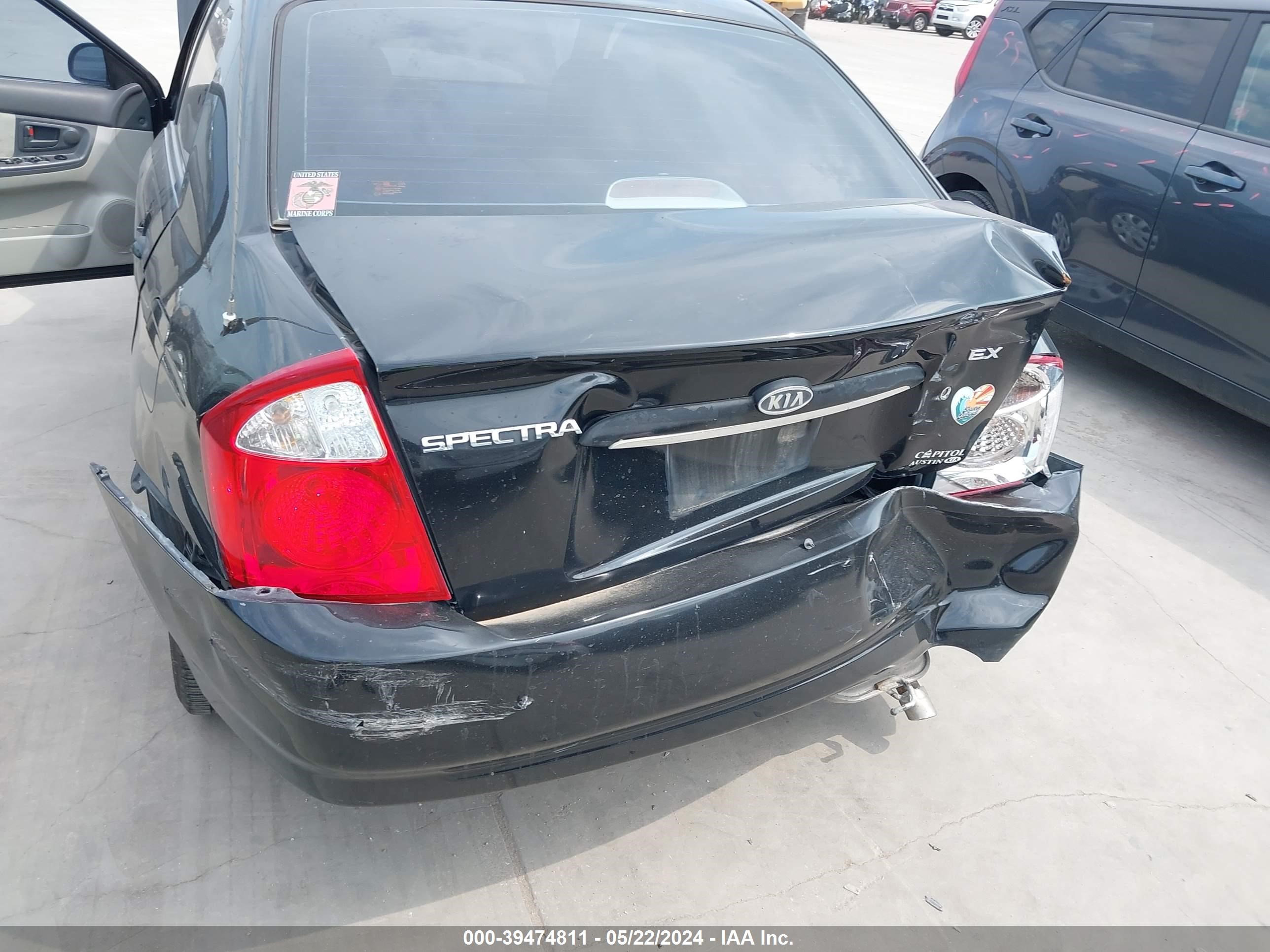 Photo 5 VIN: KNAFE121755135183 - KIA SPECTRA 