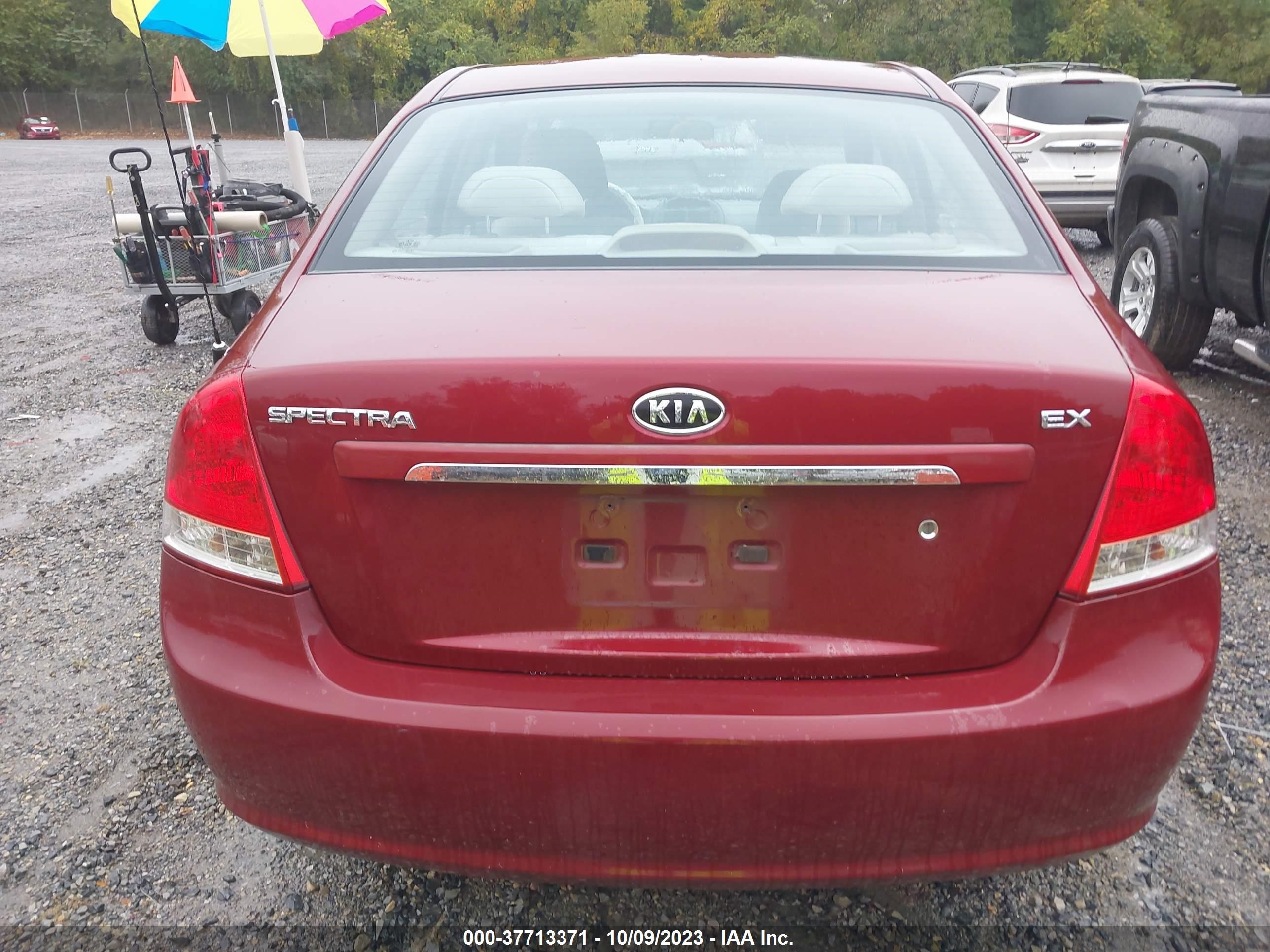 Photo 15 VIN: KNAFE121775445630 - KIA SPECTRA 