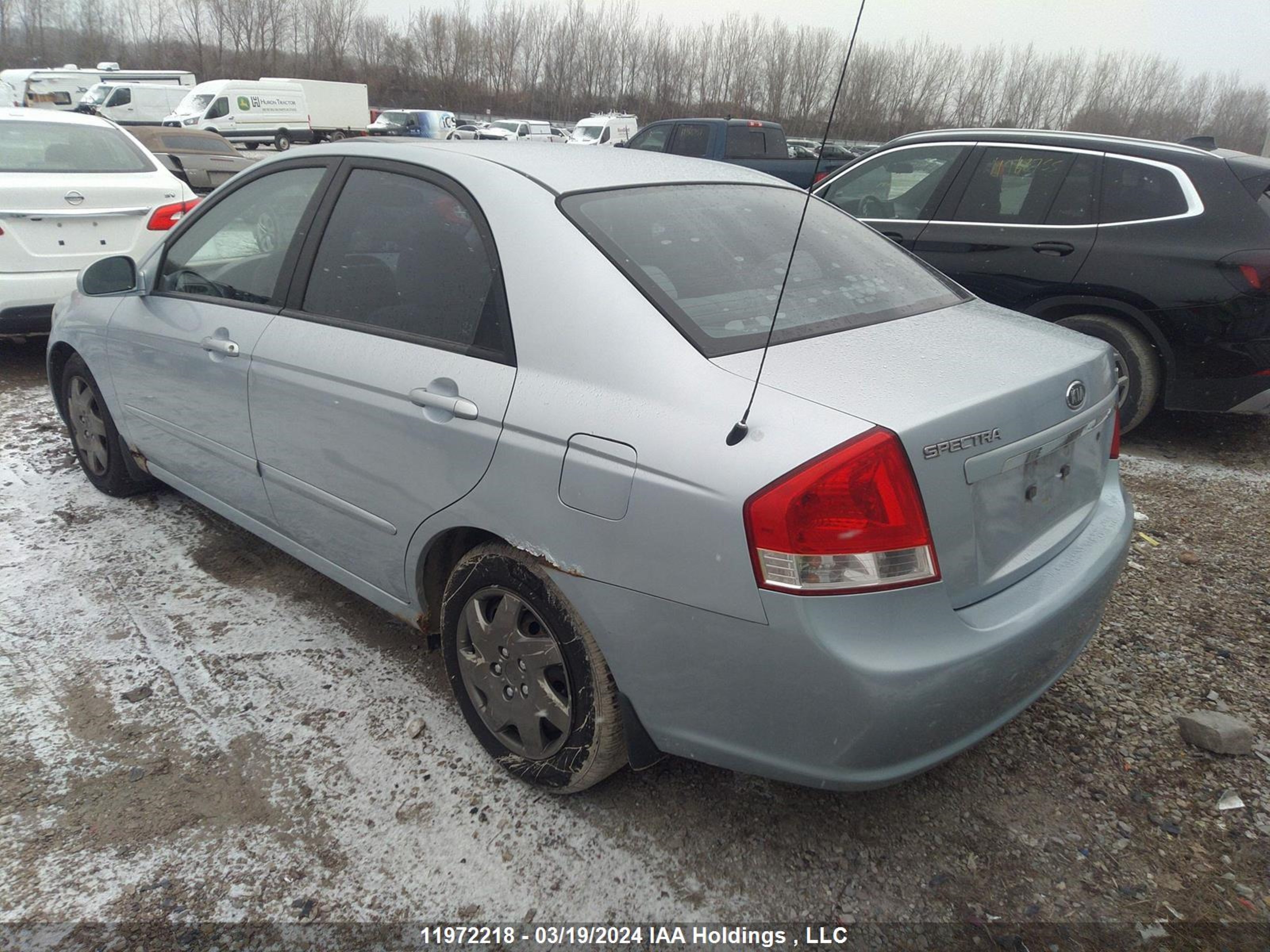 Photo 2 VIN: KNAFE121875412040 - KIA SPECTRA 