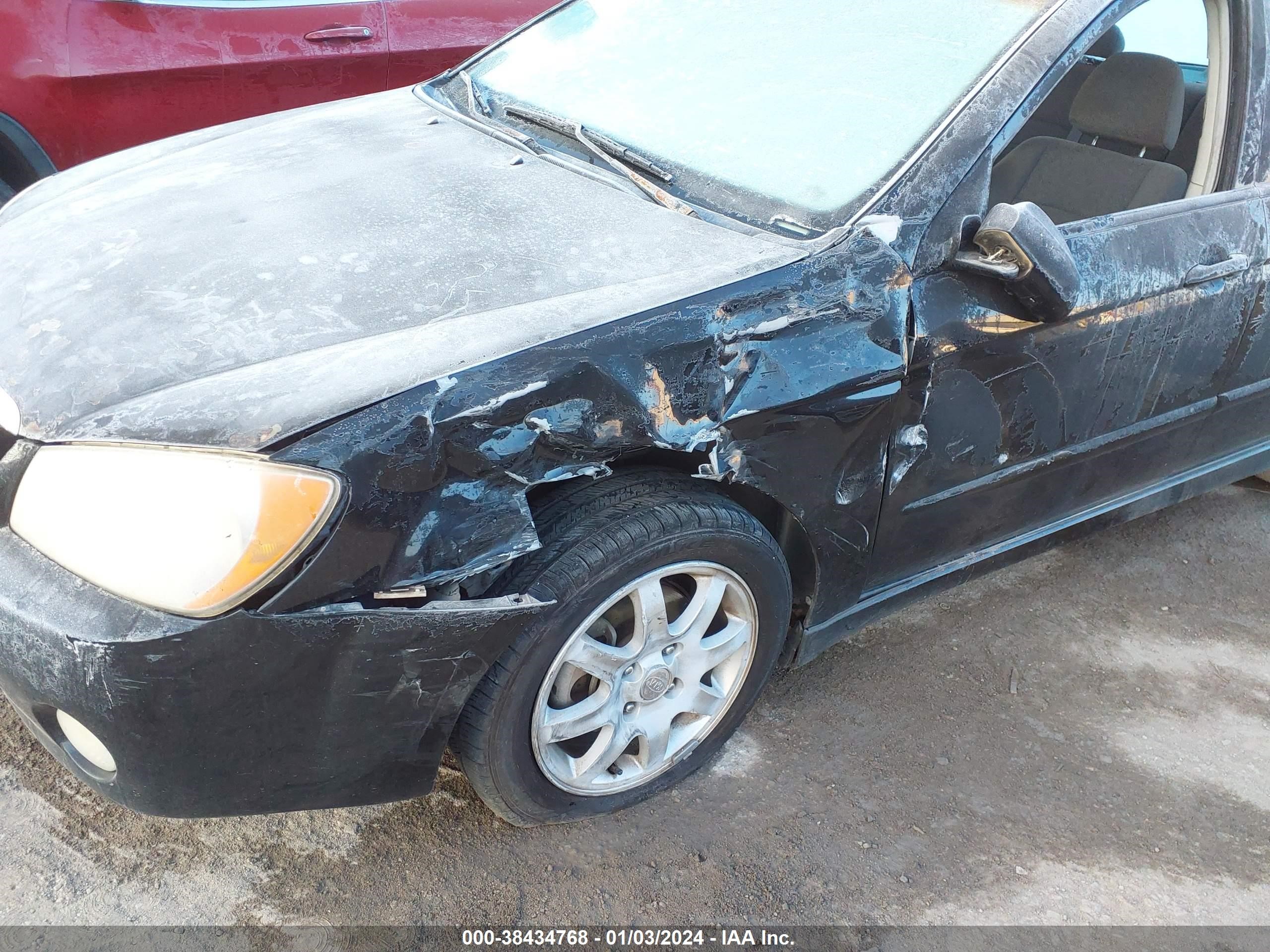 Photo 5 VIN: KNAFE121965294630 - KIA SPECTRA 