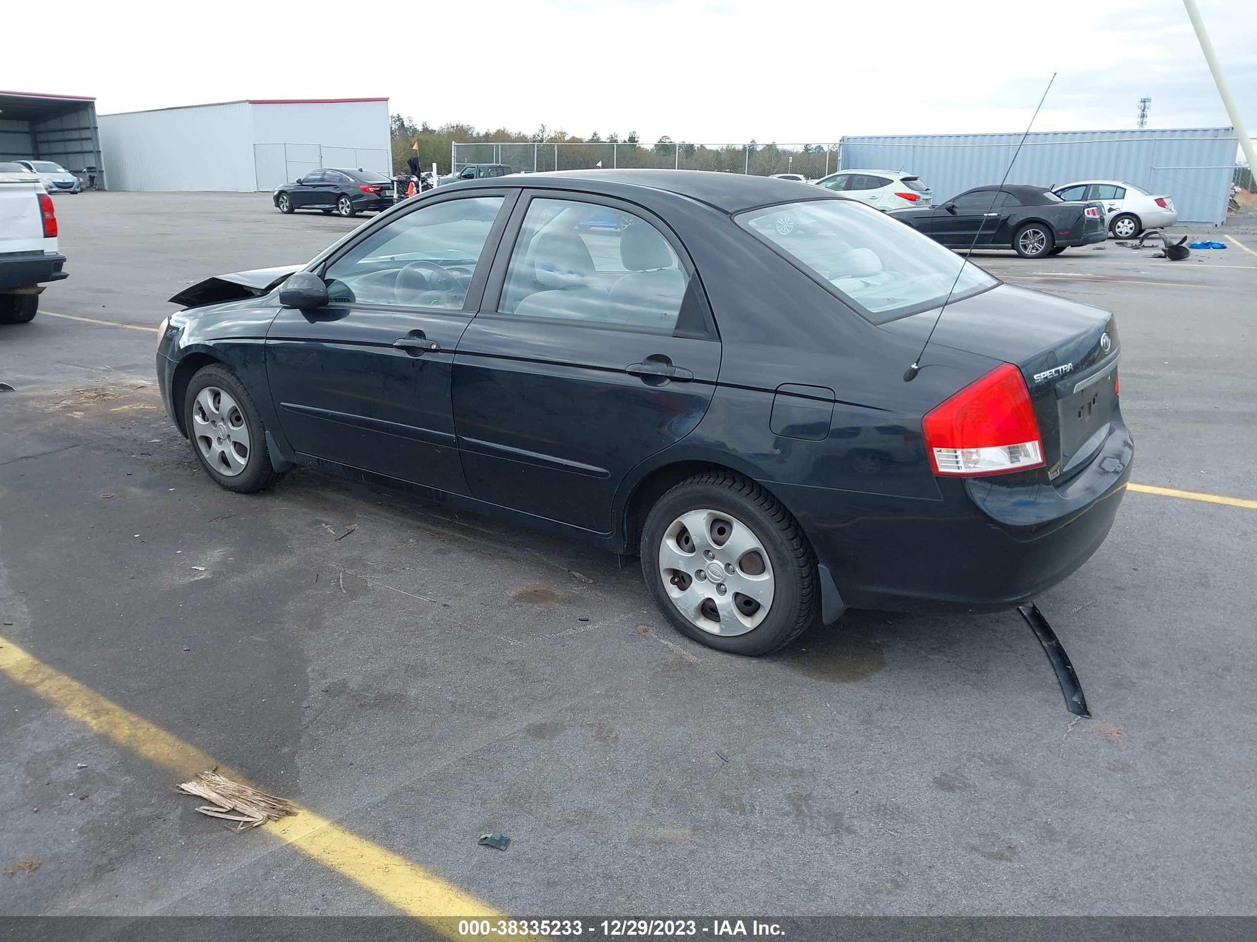 Photo 2 VIN: KNAFE121975452563 - KIA SPECTRA 