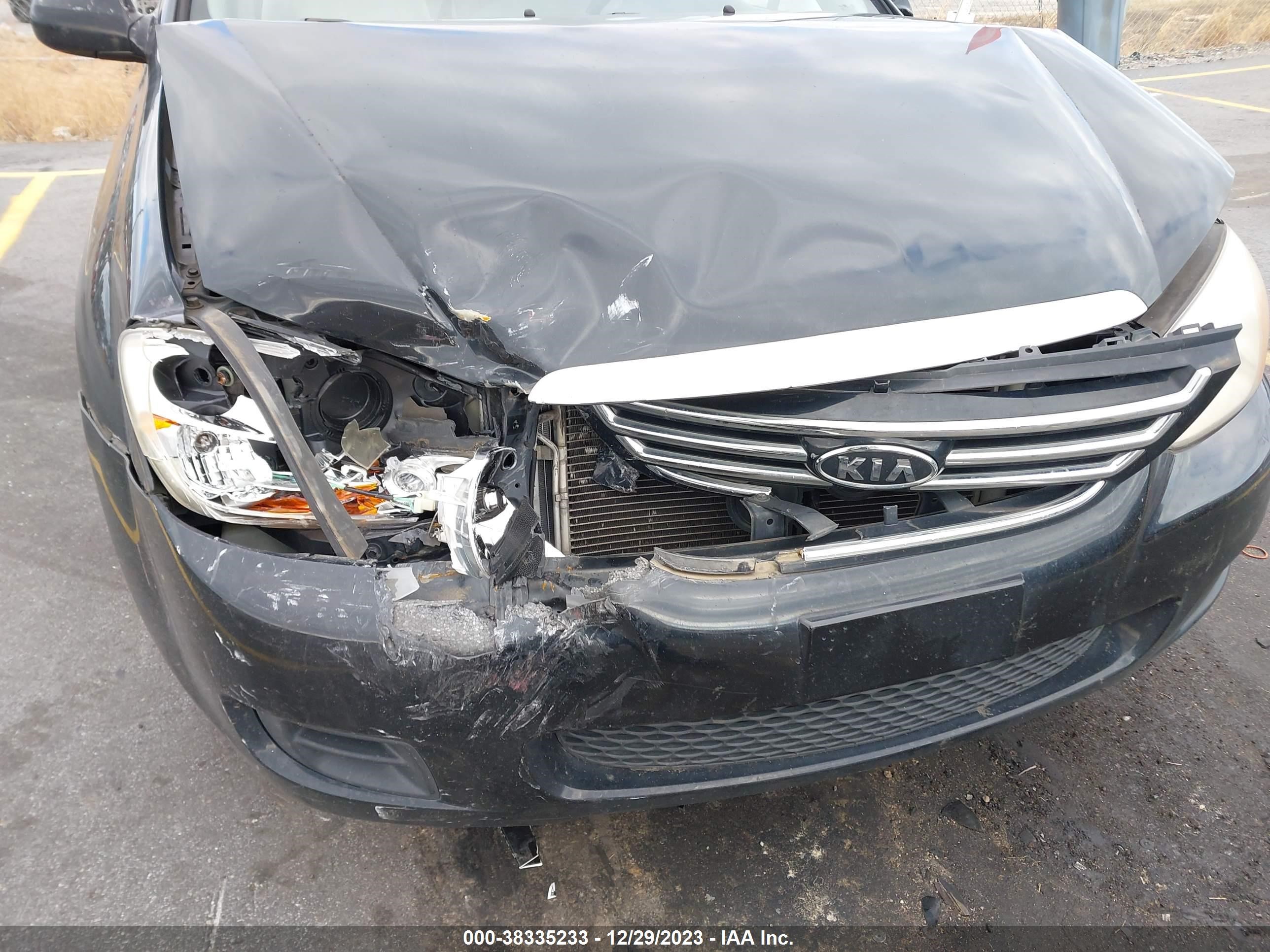 Photo 5 VIN: KNAFE121975452563 - KIA SPECTRA 