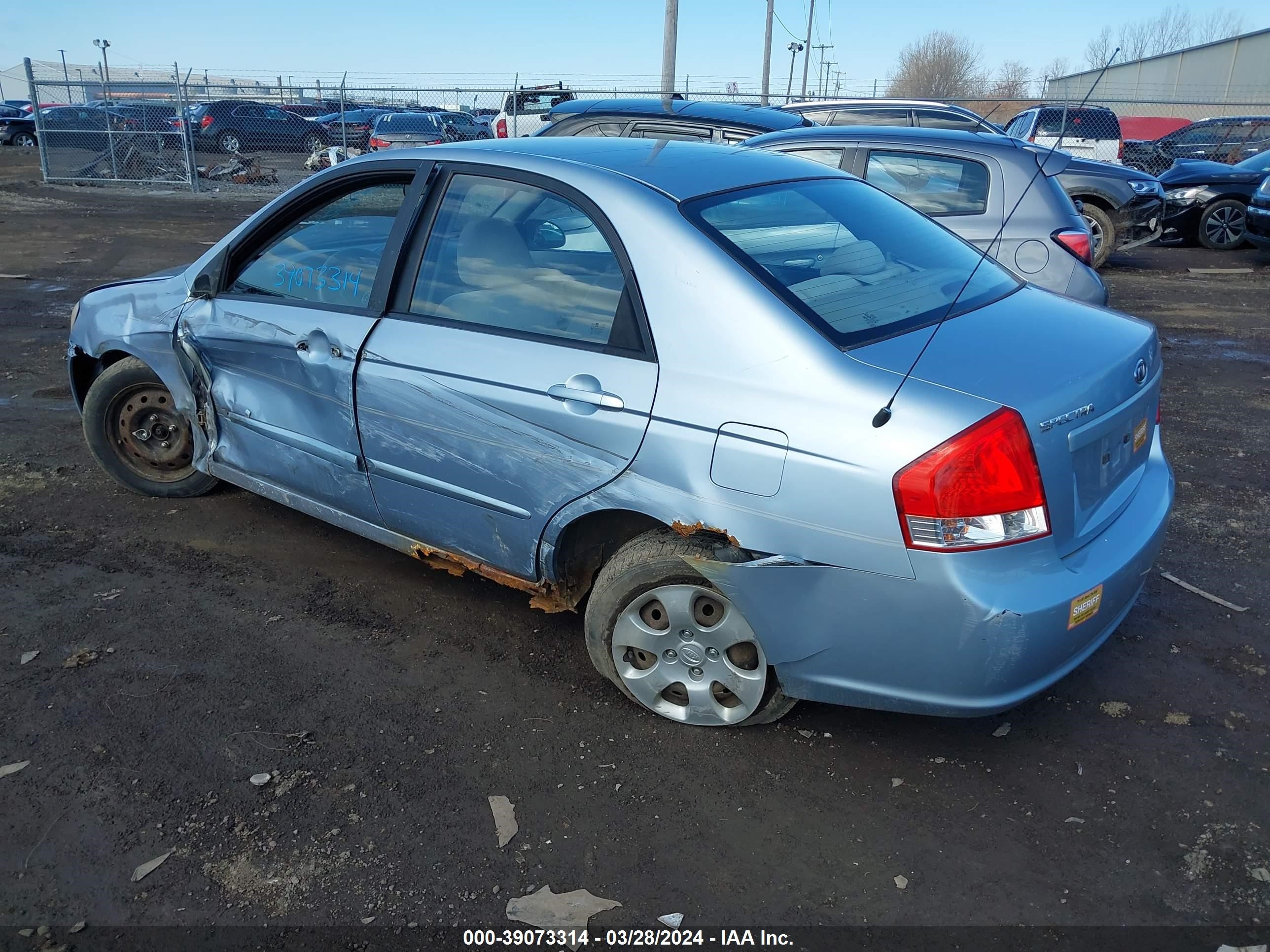 Photo 2 VIN: KNAFE122285569928 - KIA SPECTRA 