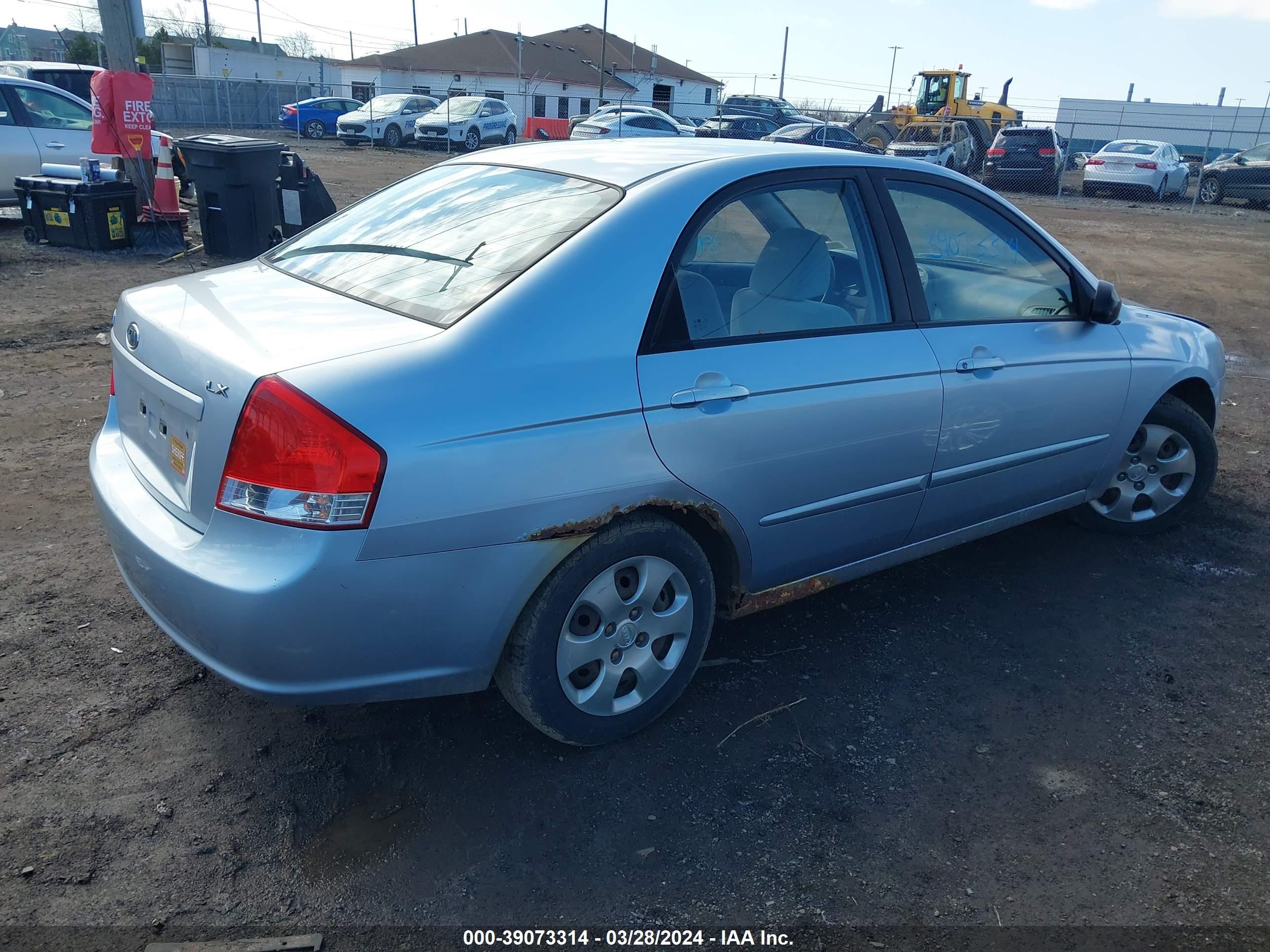 Photo 3 VIN: KNAFE122285569928 - KIA SPECTRA 