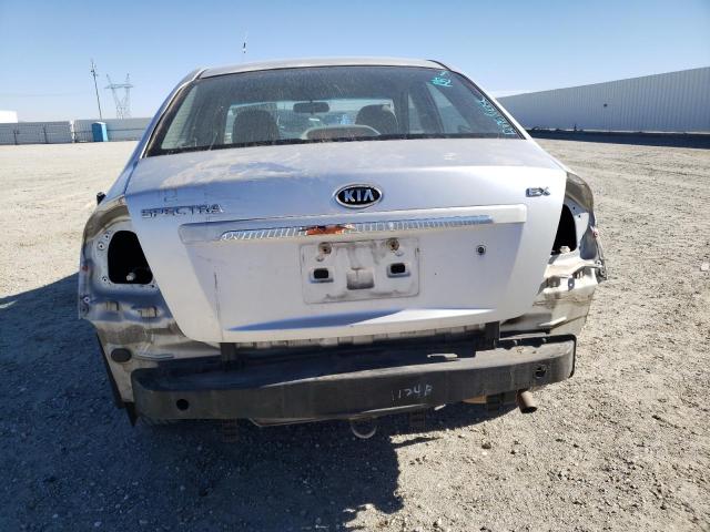 Photo 5 VIN: KNAFE122585542772 - KIA SPECTRA 