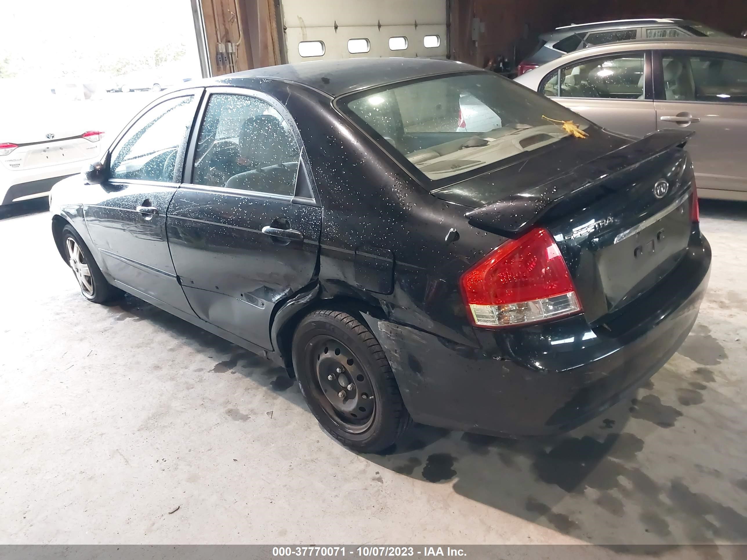 Photo 2 VIN: KNAFE122685496921 - KIA SPECTRA 