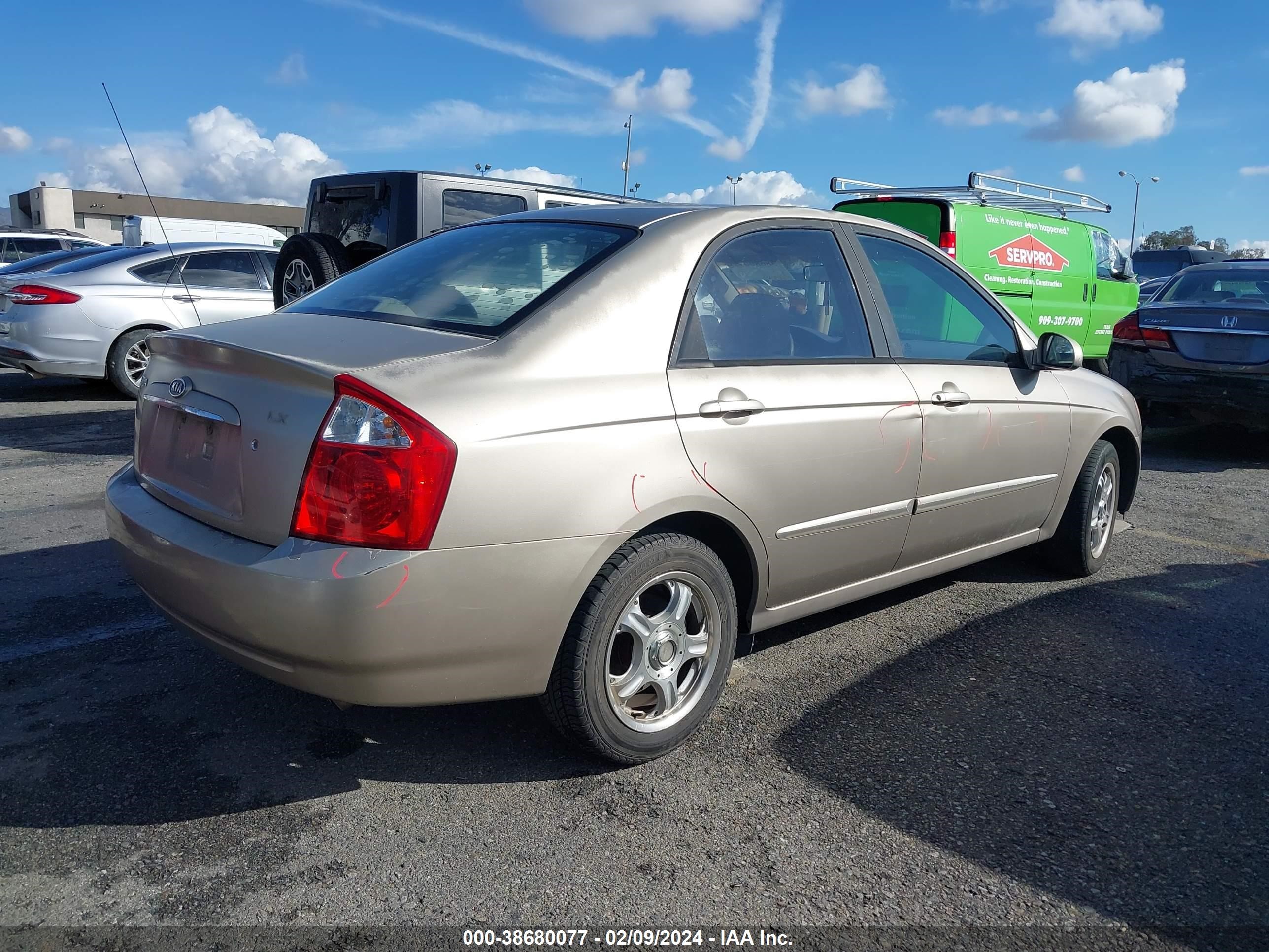 Photo 3 VIN: KNAFE122745034703 - KIA SPECTRA 