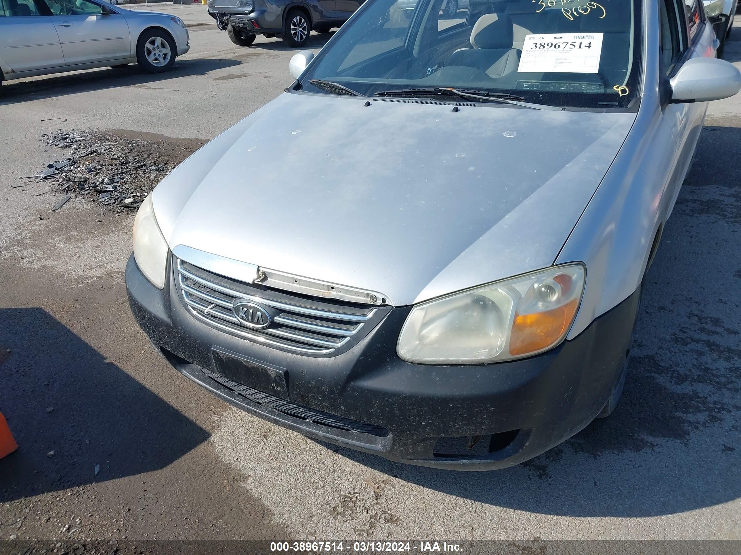 Photo 11 VIN: KNAFE122985581980 - KIA SPECTRA 