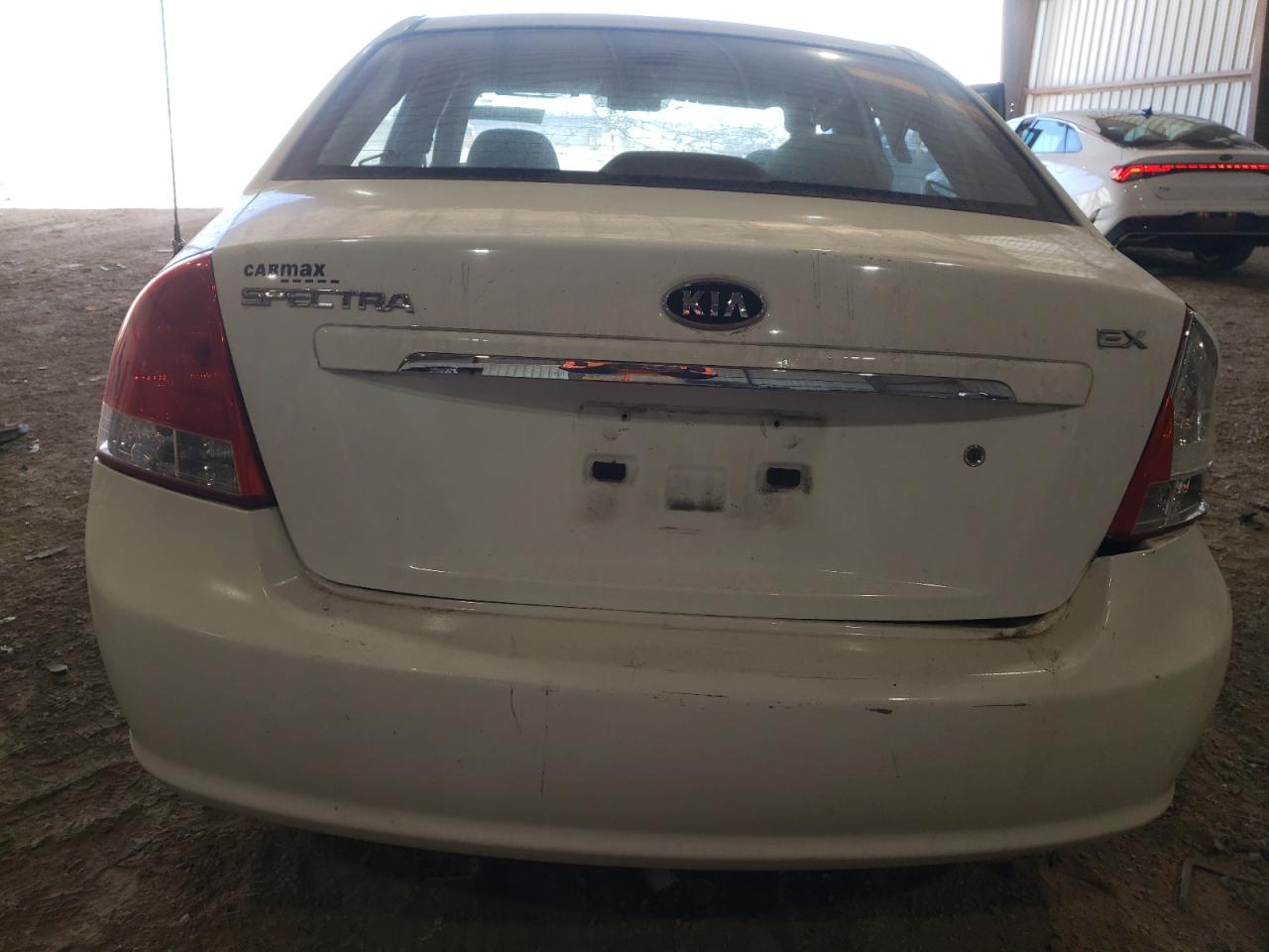 Photo 5 VIN: KNAFE221395628287 - KIA SPECTRA 