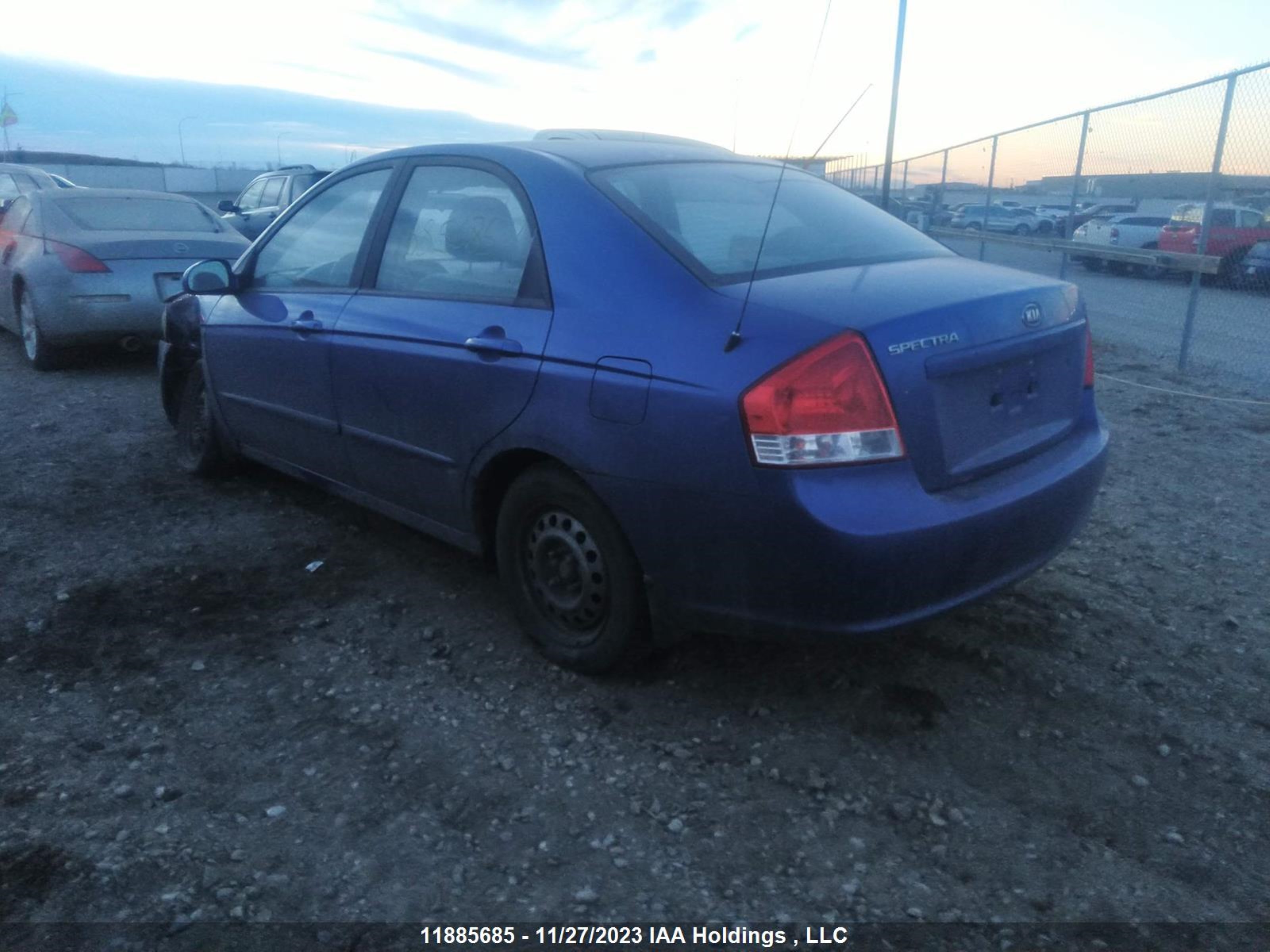 Photo 2 VIN: KNAFE221795639888 - KIA SPECTRA 