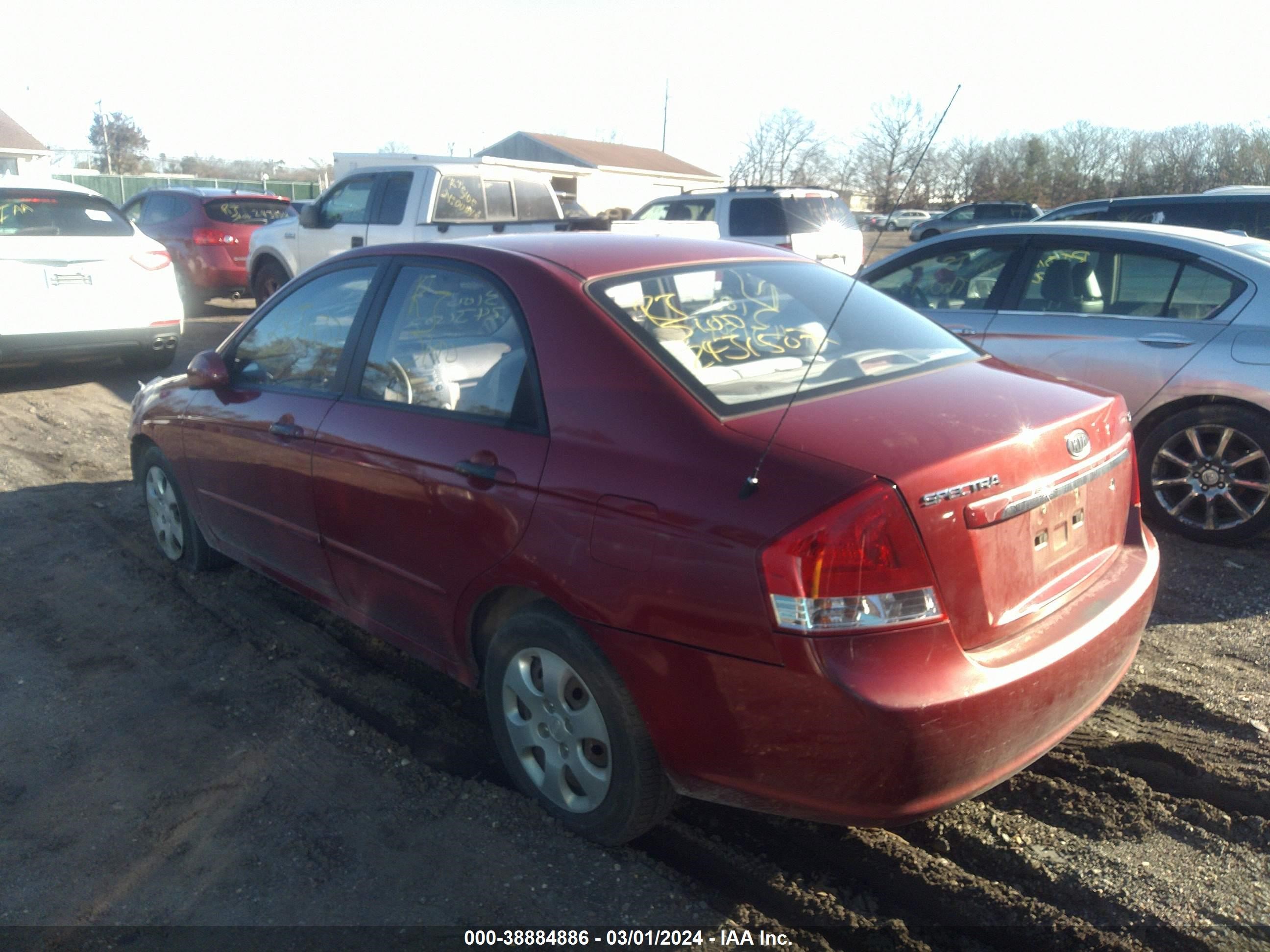 Photo 2 VIN: KNAFE221895652519 - KIA SPECTRA 