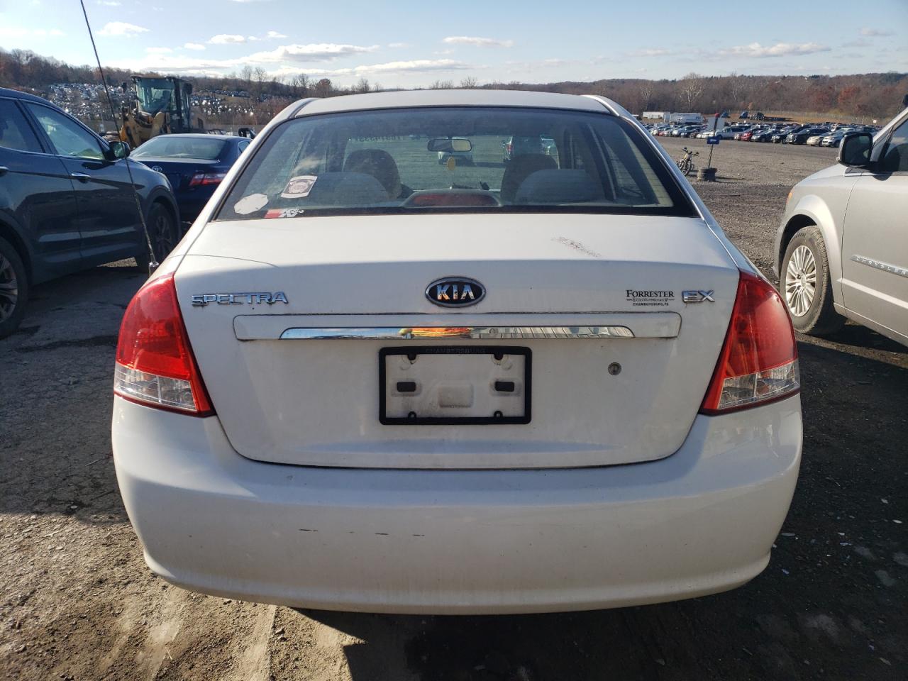 Photo 5 VIN: KNAFE222295654971 - KIA SPECTRA 