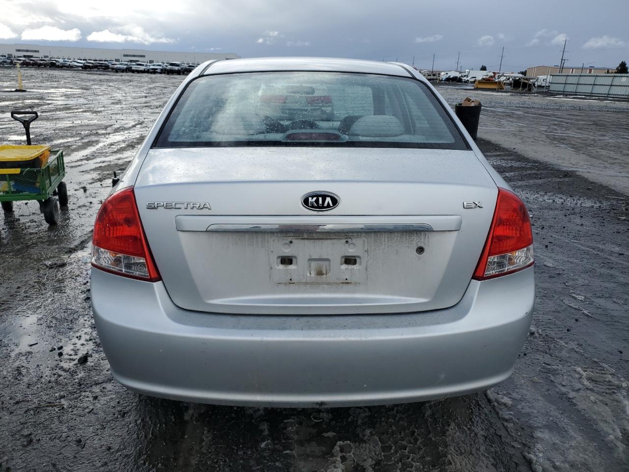 Photo 5 VIN: KNAFE222795638751 - KIA SPECTRA 