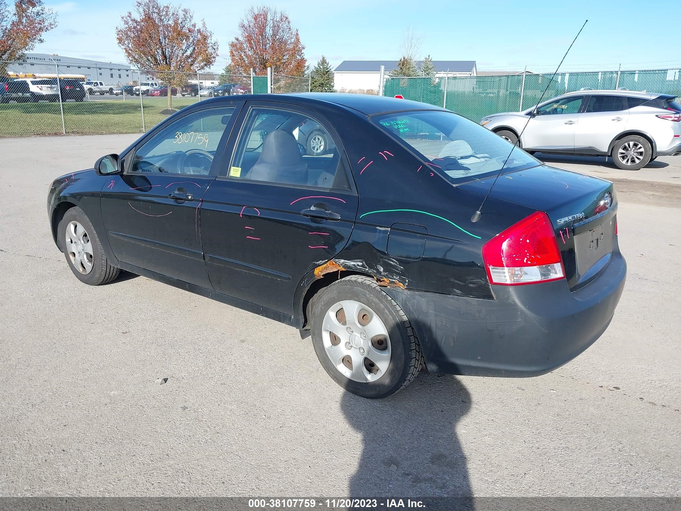 Photo 2 VIN: KNAFE222895618850 - KIA SPECTRA 