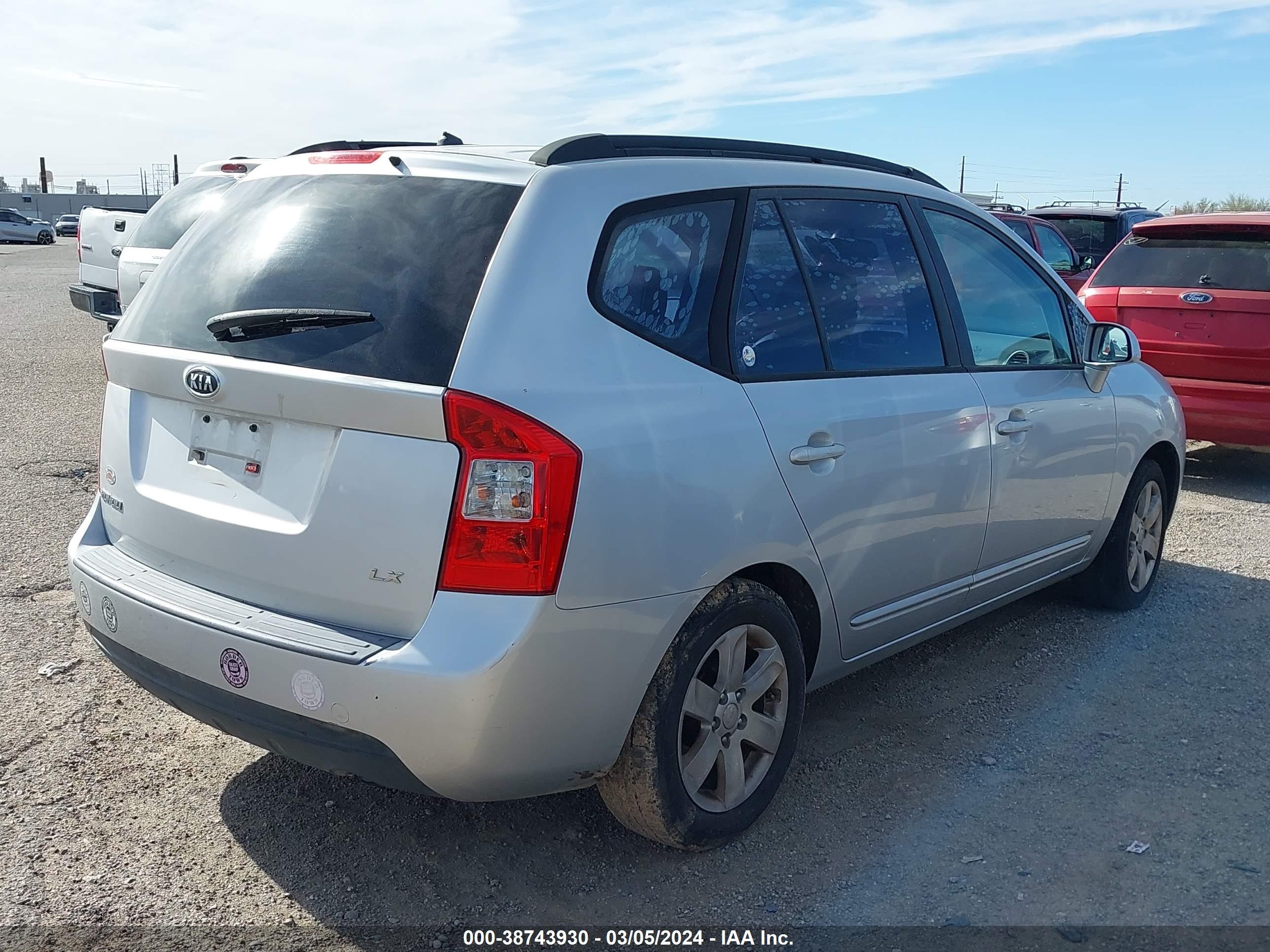 Photo 3 VIN: KNAFG525087202378 - KIA RONDO 