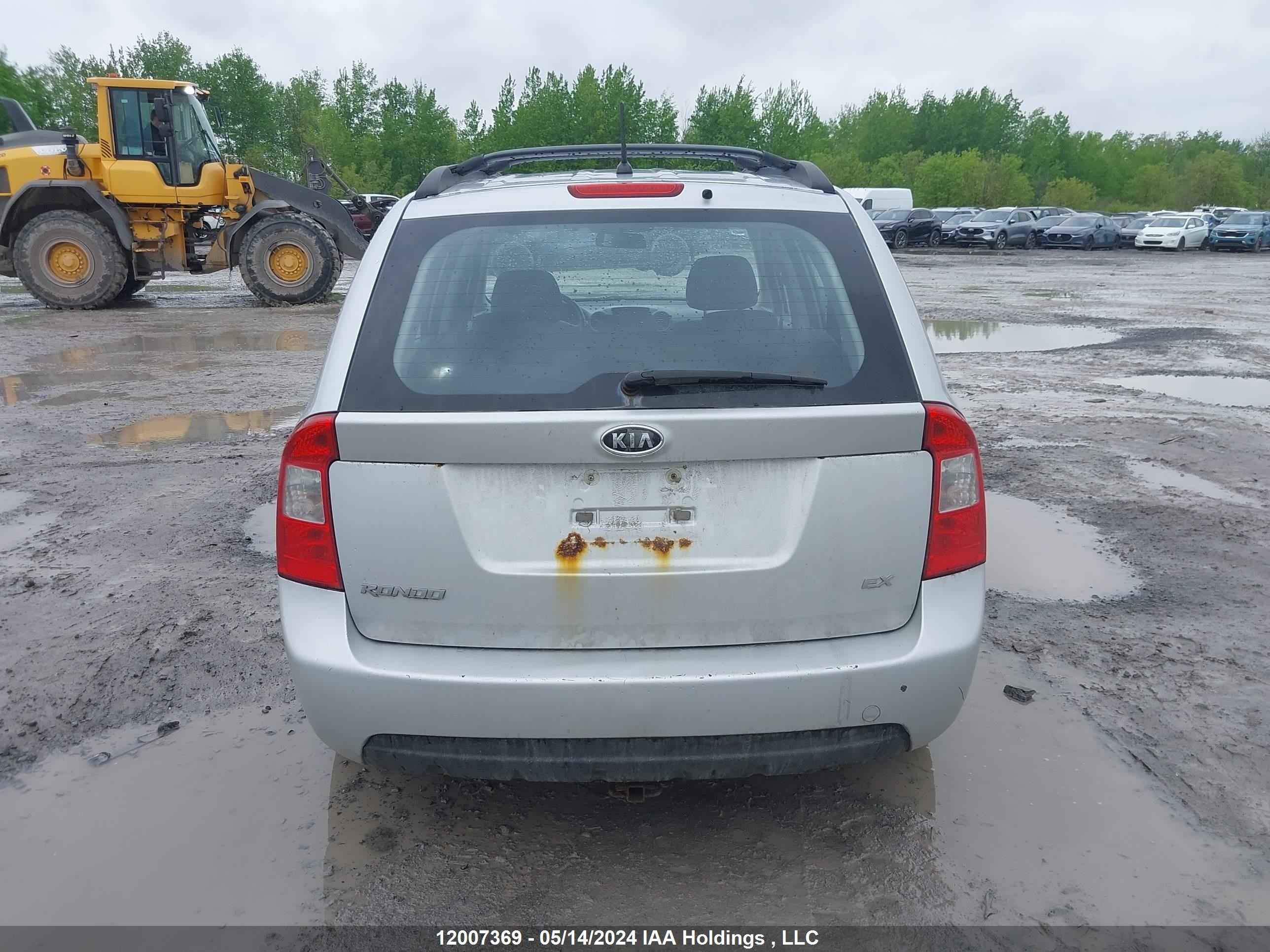 Photo 15 VIN: KNAFG525287218288 - KIA RONDO 