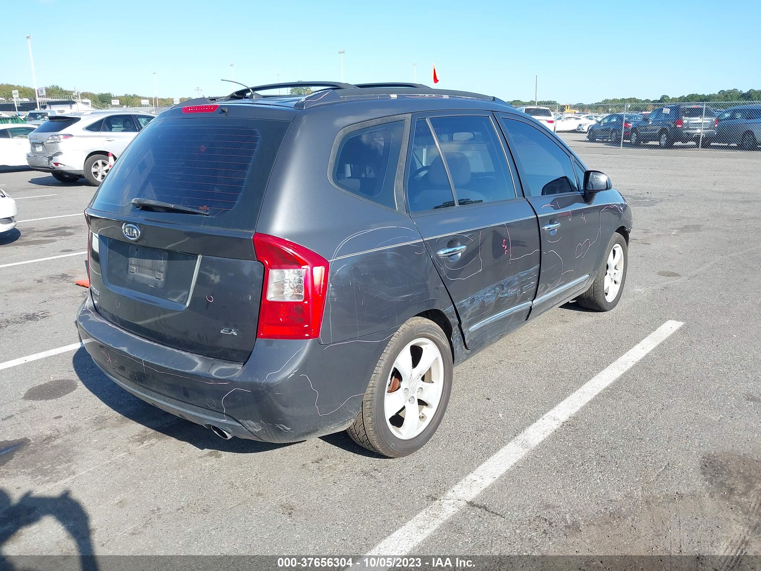 Photo 3 VIN: KNAFG525377025288 - KIA RONDO 