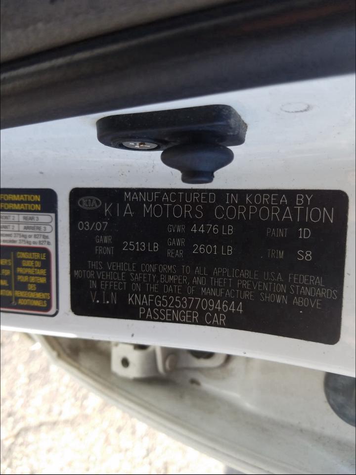 Photo 9 VIN: KNAFG525377094644 - KIA RONDO BASE 