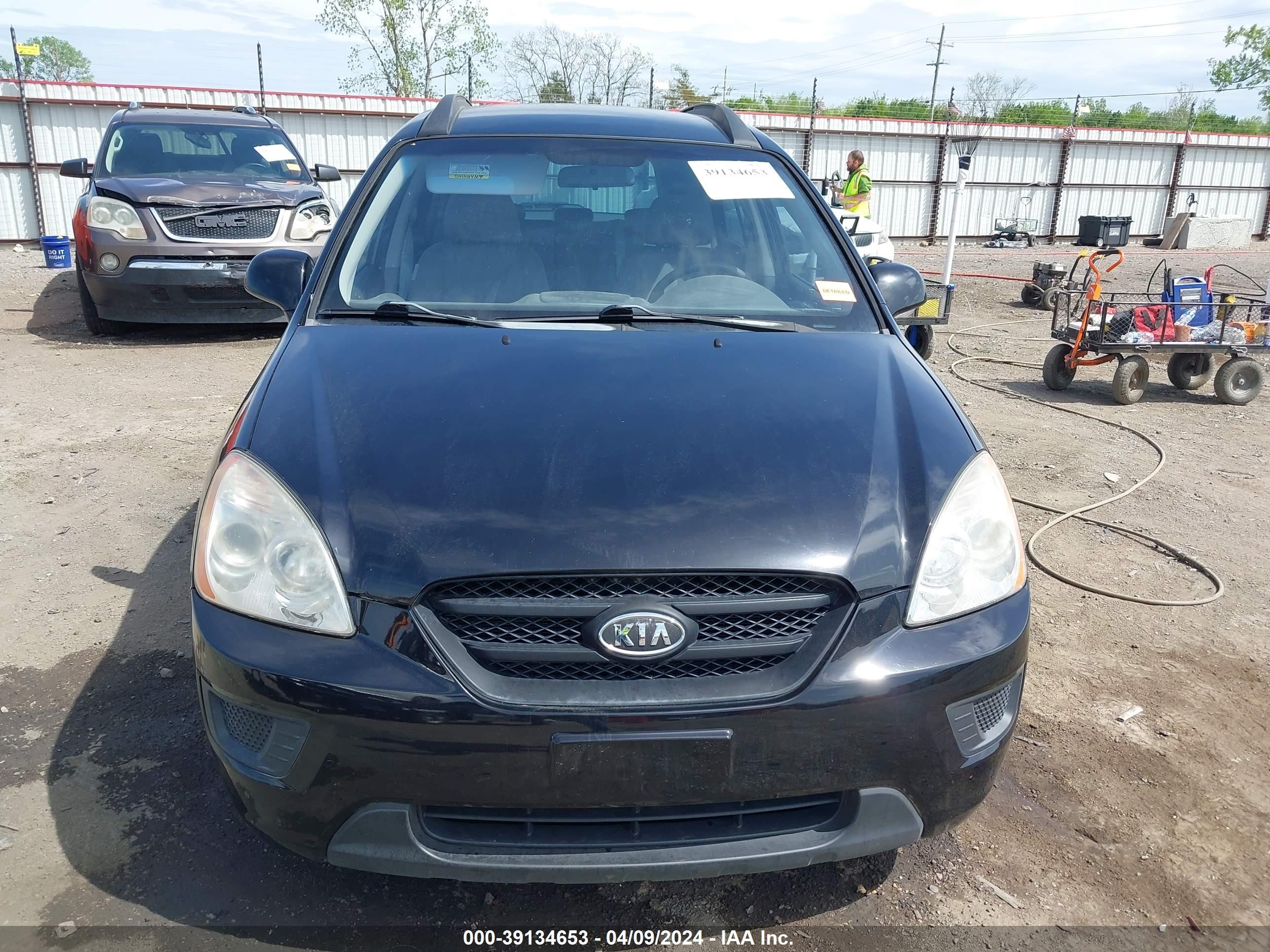 Photo 11 VIN: KNAFG525387200835 - KIA RONDO 