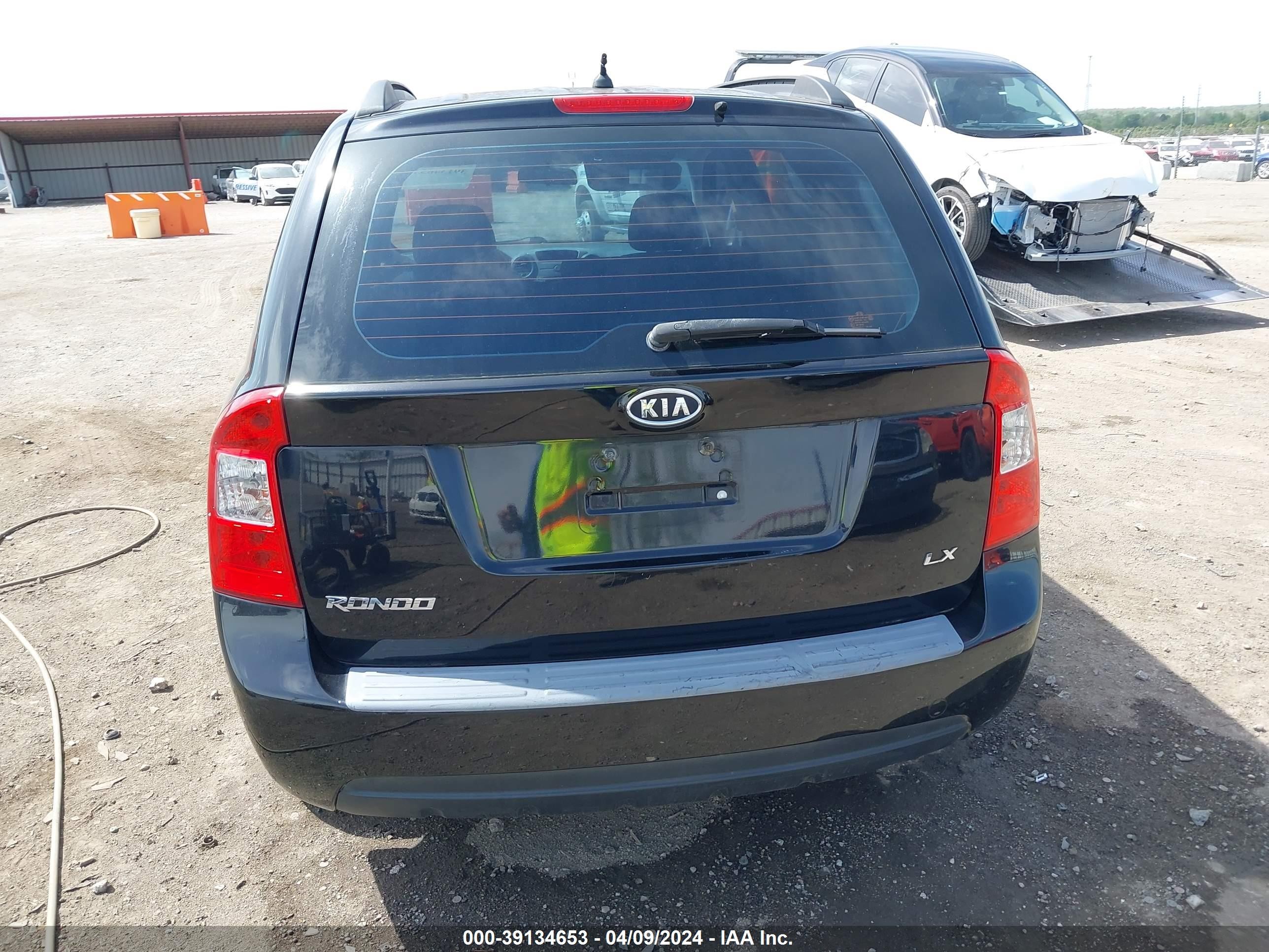 Photo 15 VIN: KNAFG525387200835 - KIA RONDO 