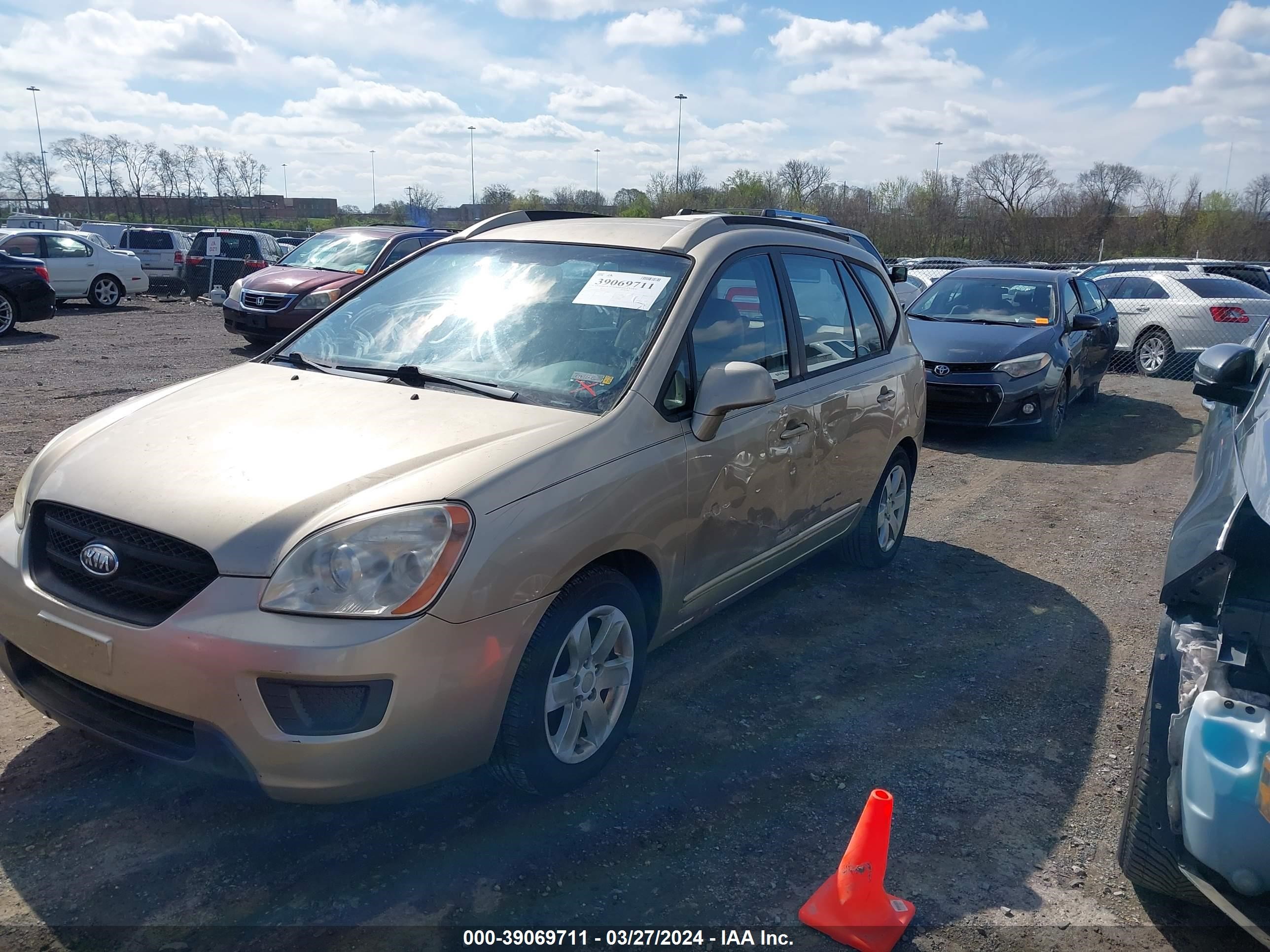 Photo 5 VIN: KNAFG525477050197 - KIA RONDO 