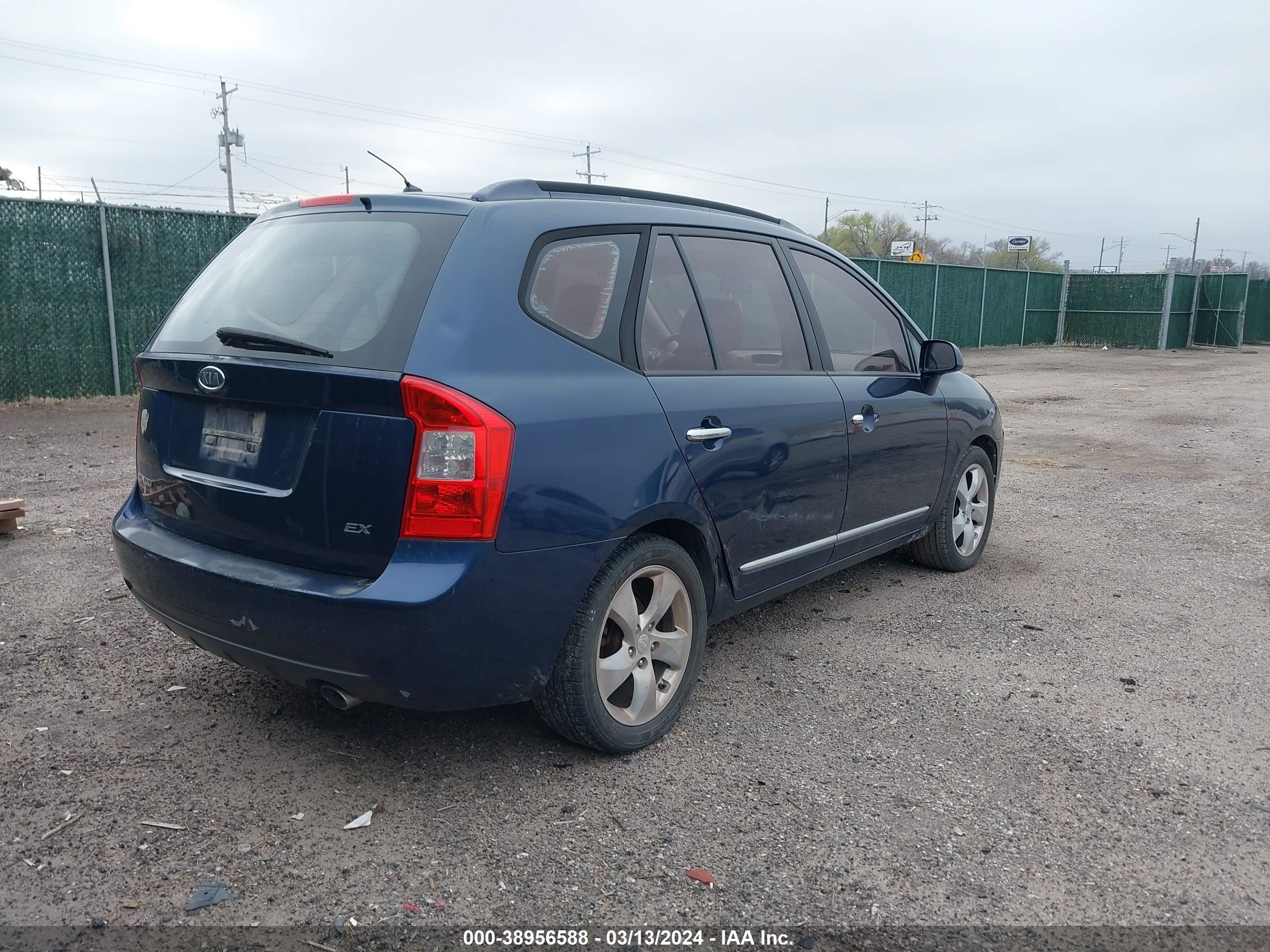 Photo 3 VIN: KNAFG525477082048 - KIA RONDO 